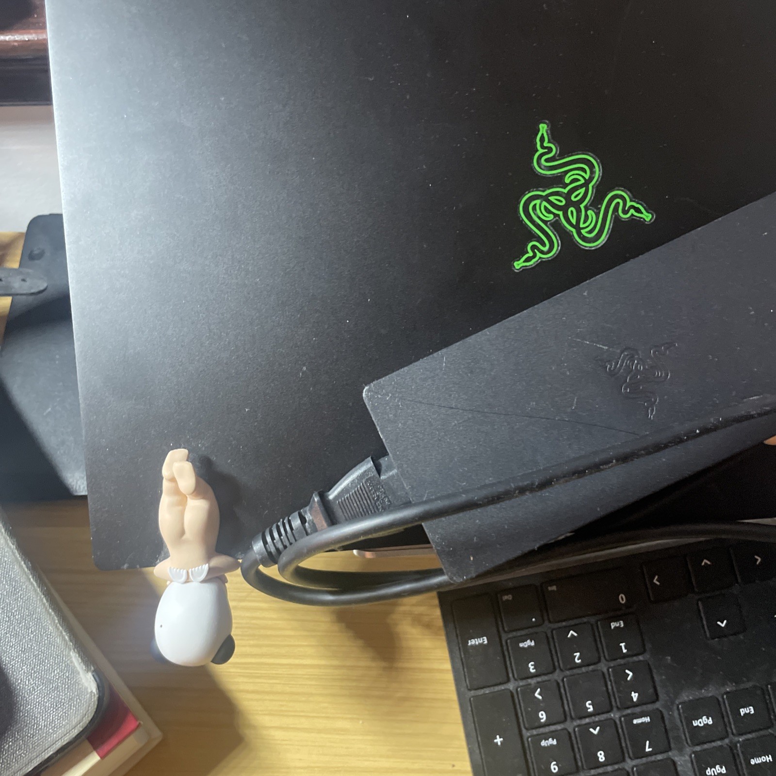 Razer Blade 15 i7-8750H 16GB RAM 512GB SSD NVIDIA GeForce GTX 1060 RZ09-02385E92