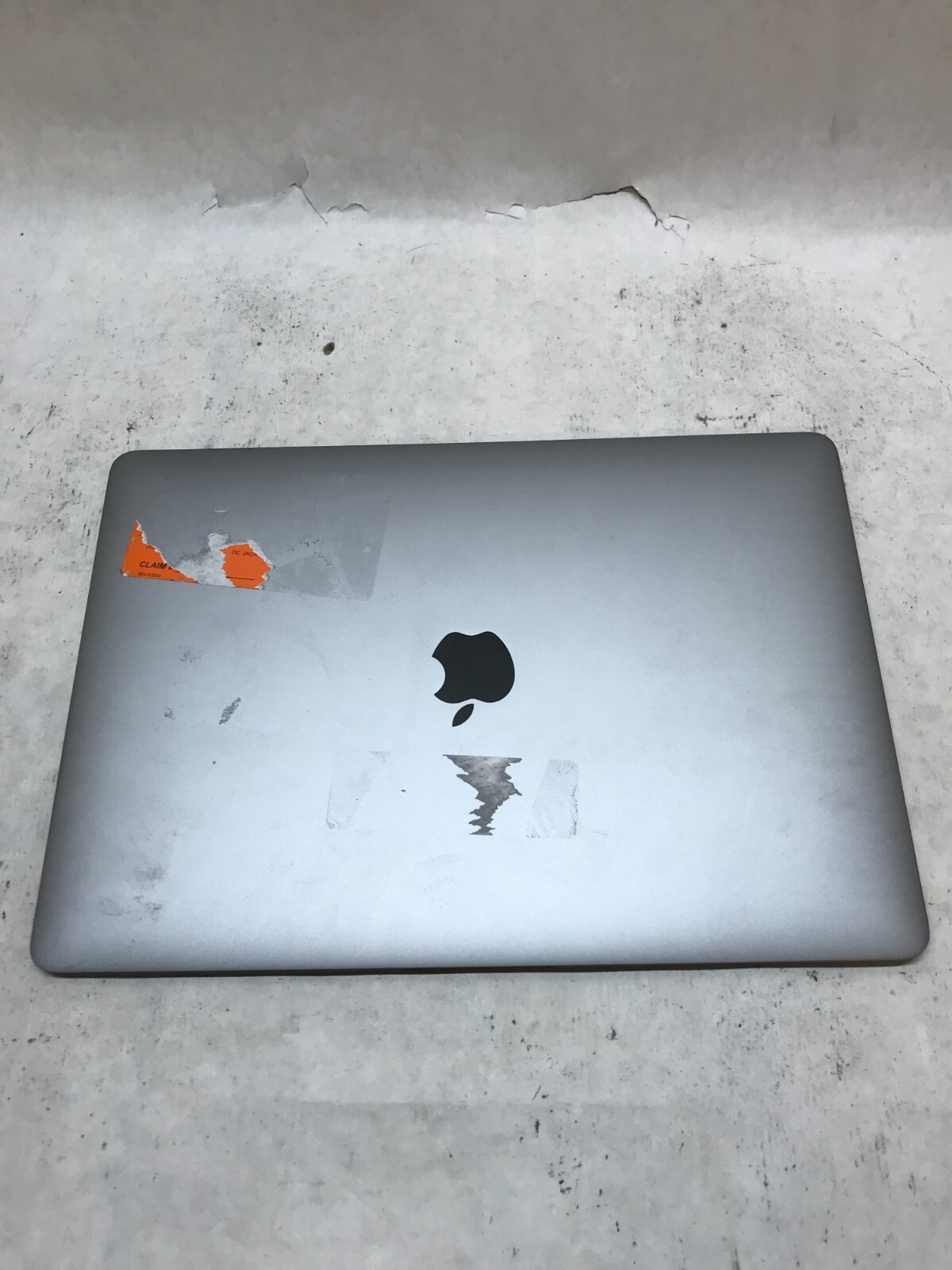 Apple MacBook Pro Touch 2018 A1990 Palmrest NO MOTHERBOARD For Parts/Repair – DW