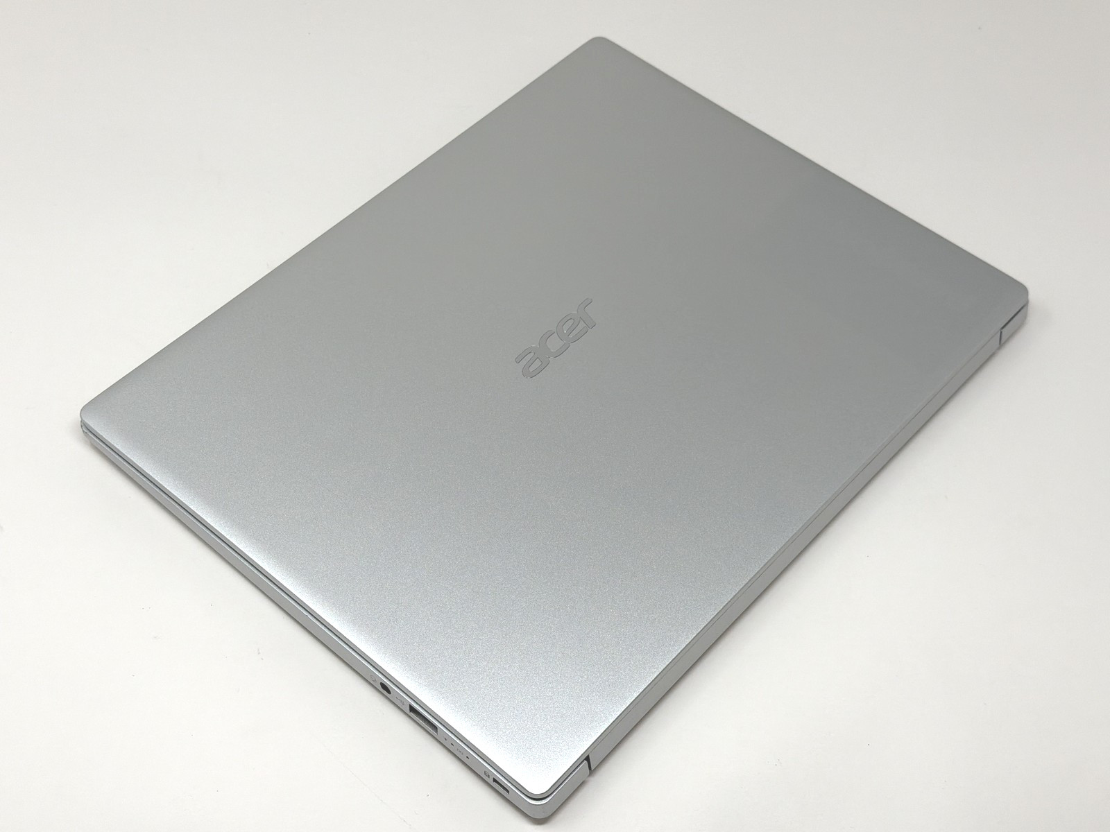Acer Swift 3 SF313-52 Intel Core i7 1.30GHz 16GB RAM 1TB SSD Laptop Silver Good
