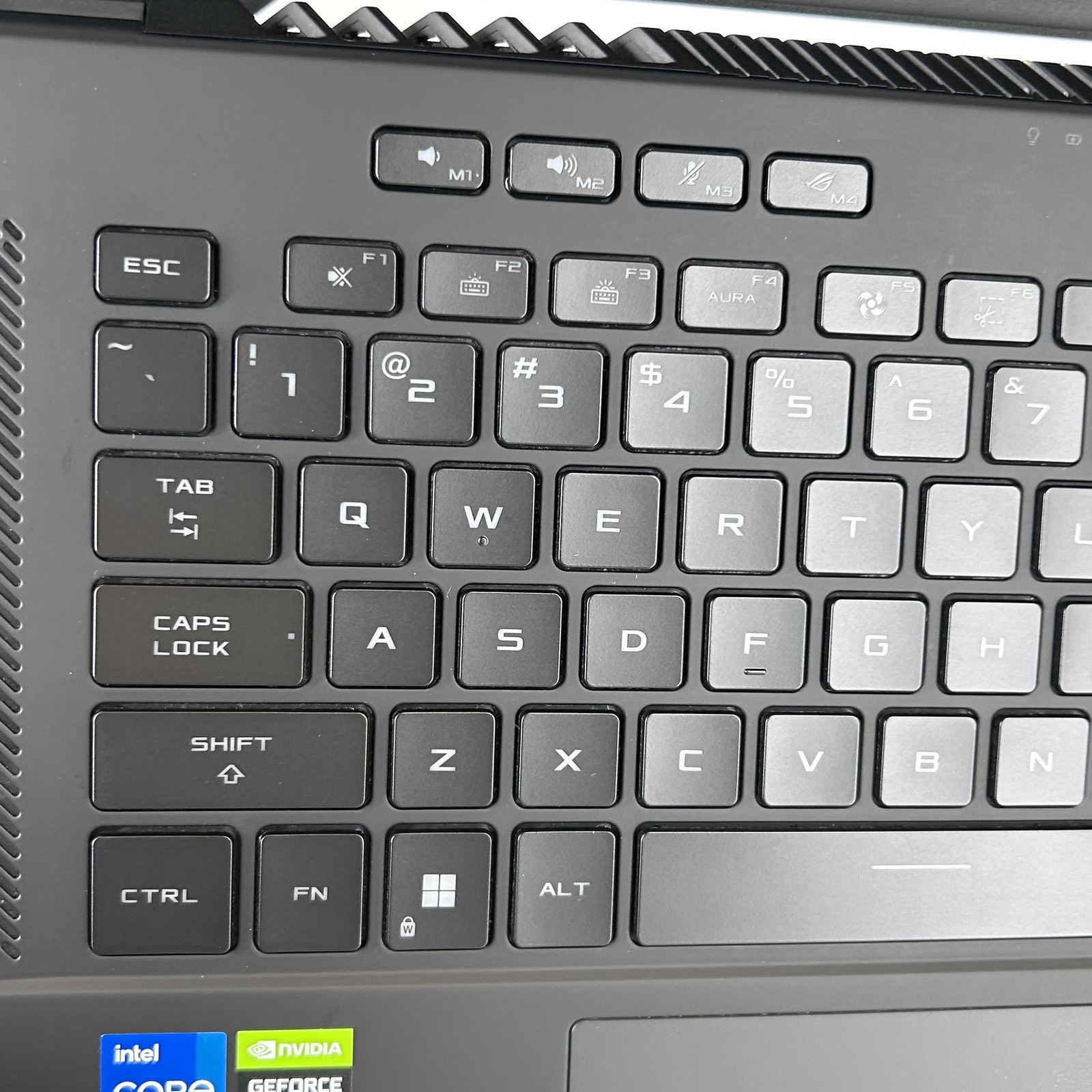 Asus ROG Zephyrus M16 GU603 165Hz FHD+ 2.3 GHz i7-12700H 16GB 512GB SSD RTX 3060