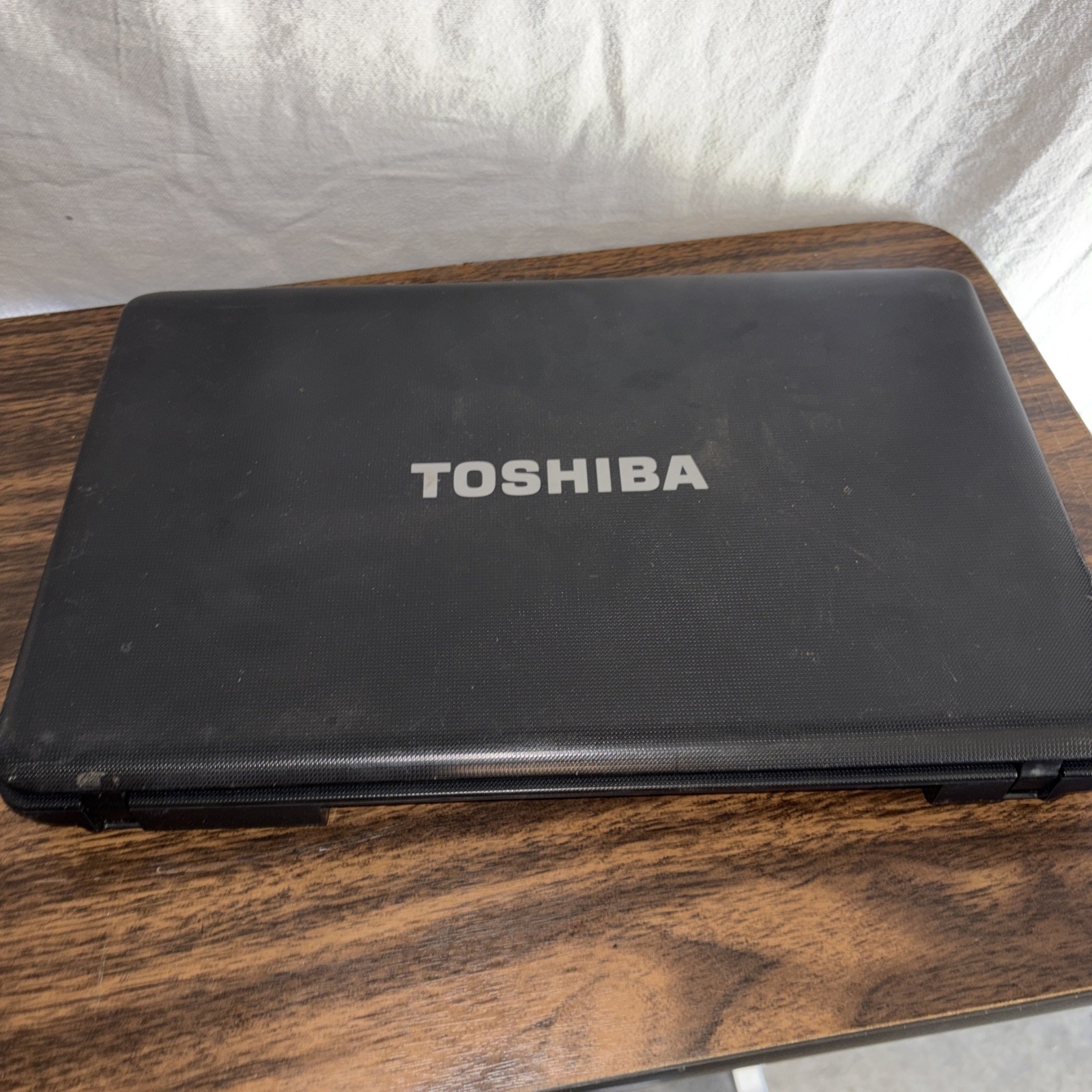 Toshiba Satellite C655-S5125 FOR PARTS.