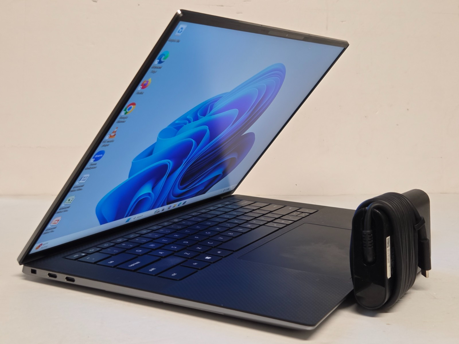 Dell Precision 5560 15.6″ i7-11850H 2.50G 32GB 512GB SSD NVIDIA T1200 W11 11 pro