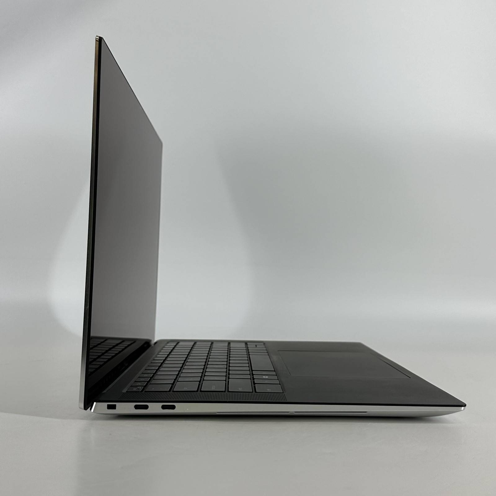 Dell XPS 15 9510 4K+ TOUCH i9-11900H 2.40GHz 32GB 1TB SSD RTX 3050 Ti Good