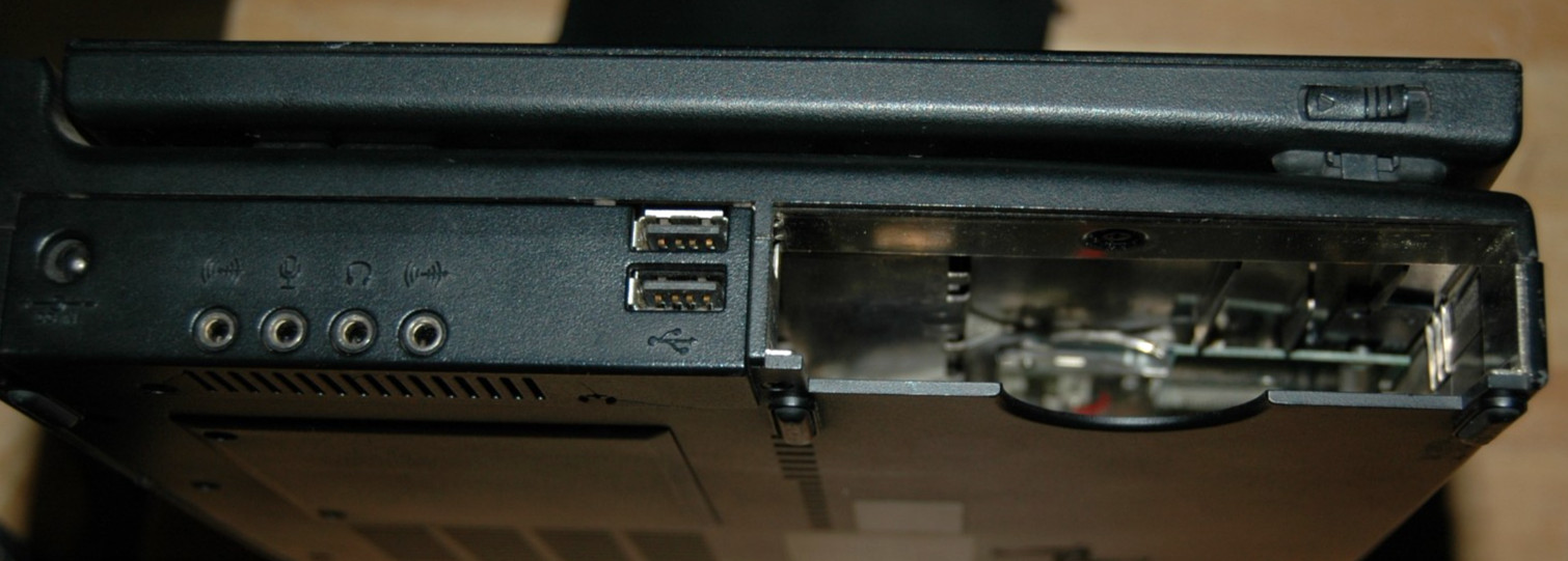 2 laptops Dell Vostro 1000 15″ [AS IS] AMD Turion 64 X2 and CTX EzBook 700E