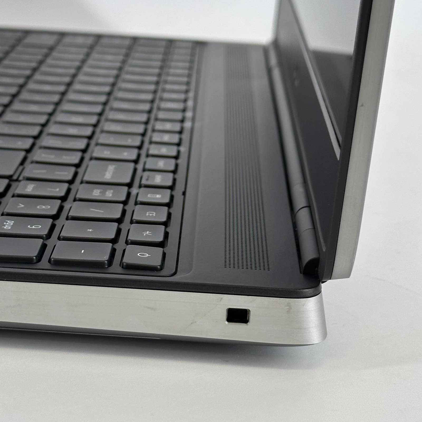 Dell Precision 7560 15.6 FHD i9-11950H 2.60GHz 32GB 1TB SSD RTX A2000 Good