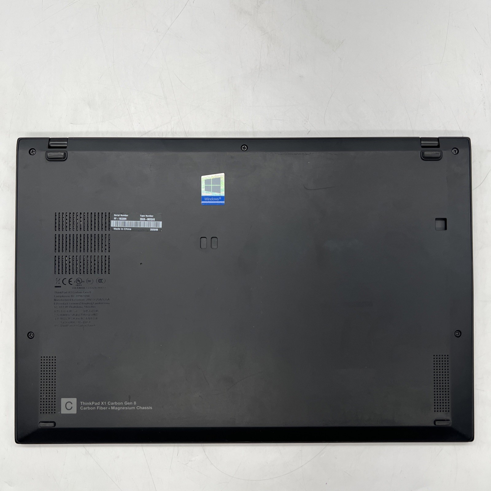 Lenovo ThinkPad X1 Carbon Gen 8 i7-10510U 1.80GHz 8GB RAM 256GB SSD Win11P