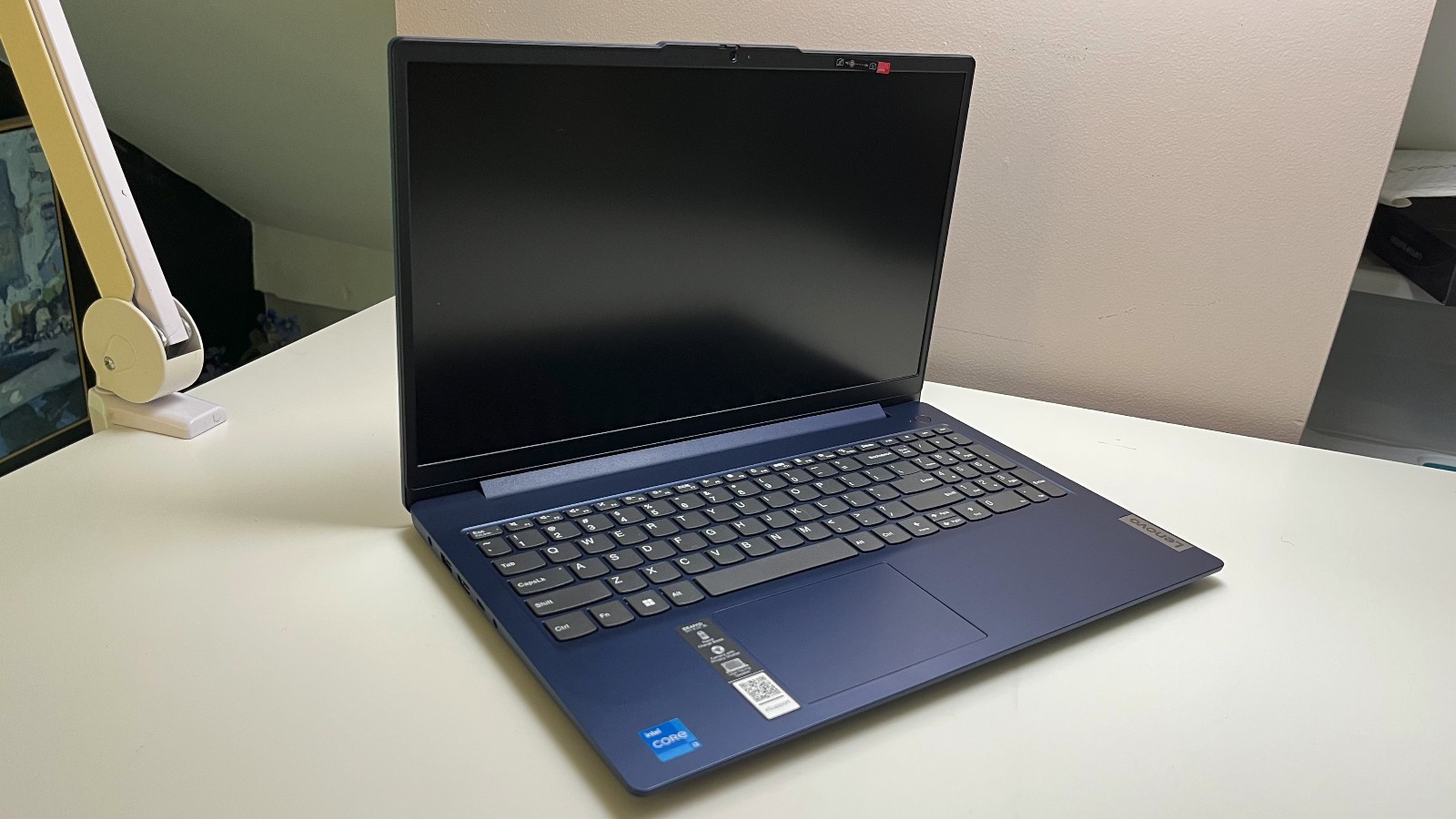 Used Lenovo IdeaPad Slim 3 15.6 Core i3 8GB 256GB Windows 11 Warranty