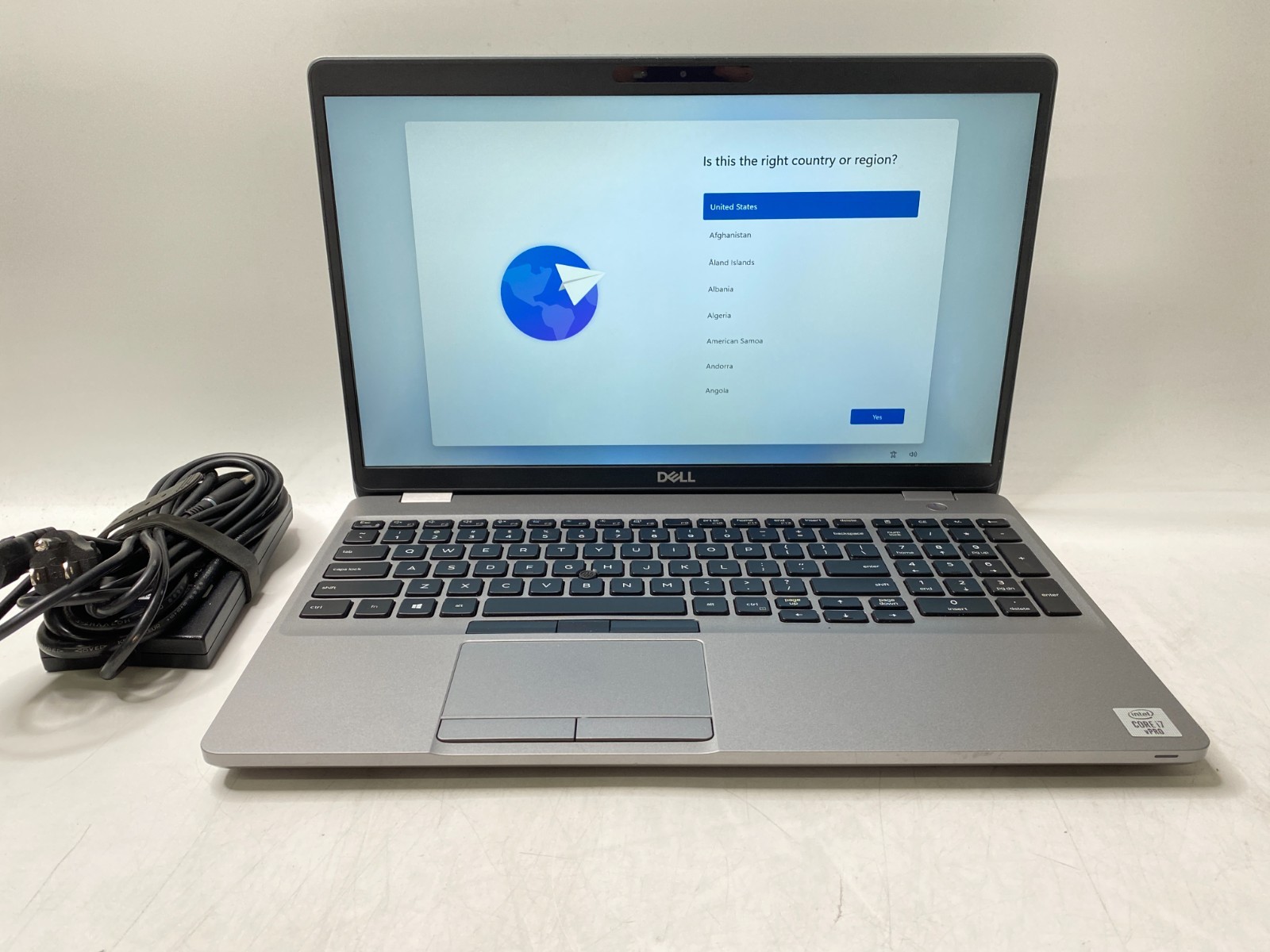 Dell Latitude 5511 15.6″ Touch i7 16GB DDR4 256GB SSD MX250 Win11H w/ AC Adapter