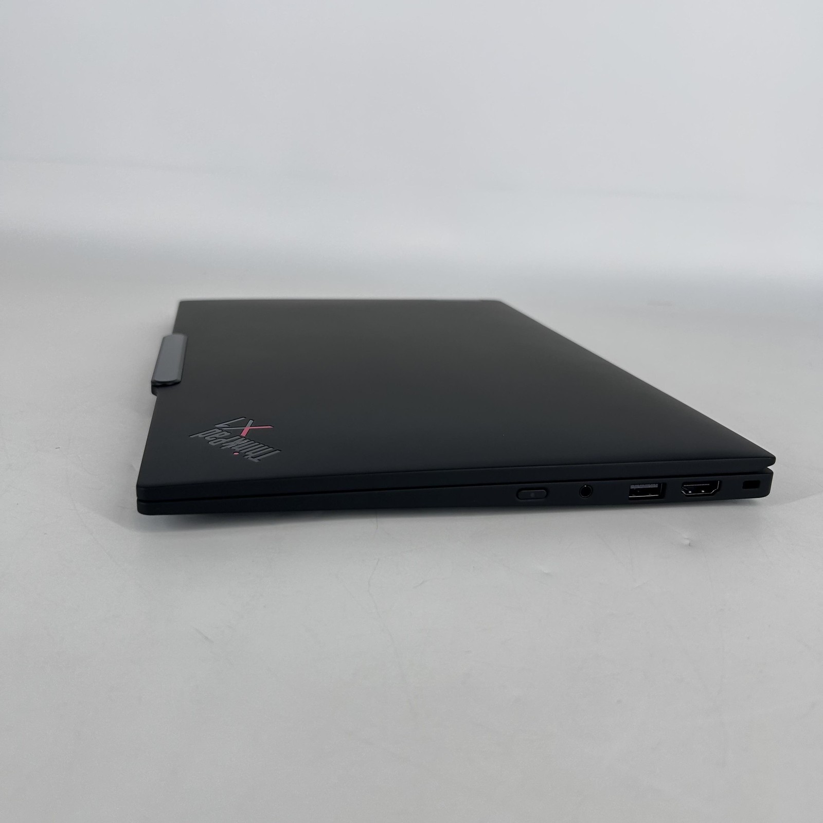 Lenovo ThinkPad X1 Carbon Gen 12 14 Black FHD+ 1.7 GHz Ultra 7 155U 16GB 2TB SSD
