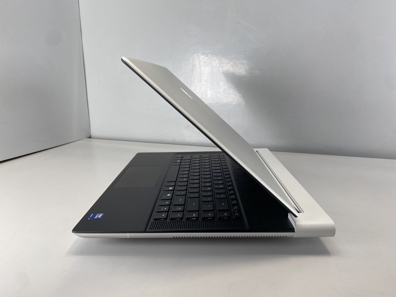 Dell Laptop Alienware X16 R2 16.3″ Intel Core Ultra 9 185H 2TB RTX 4090