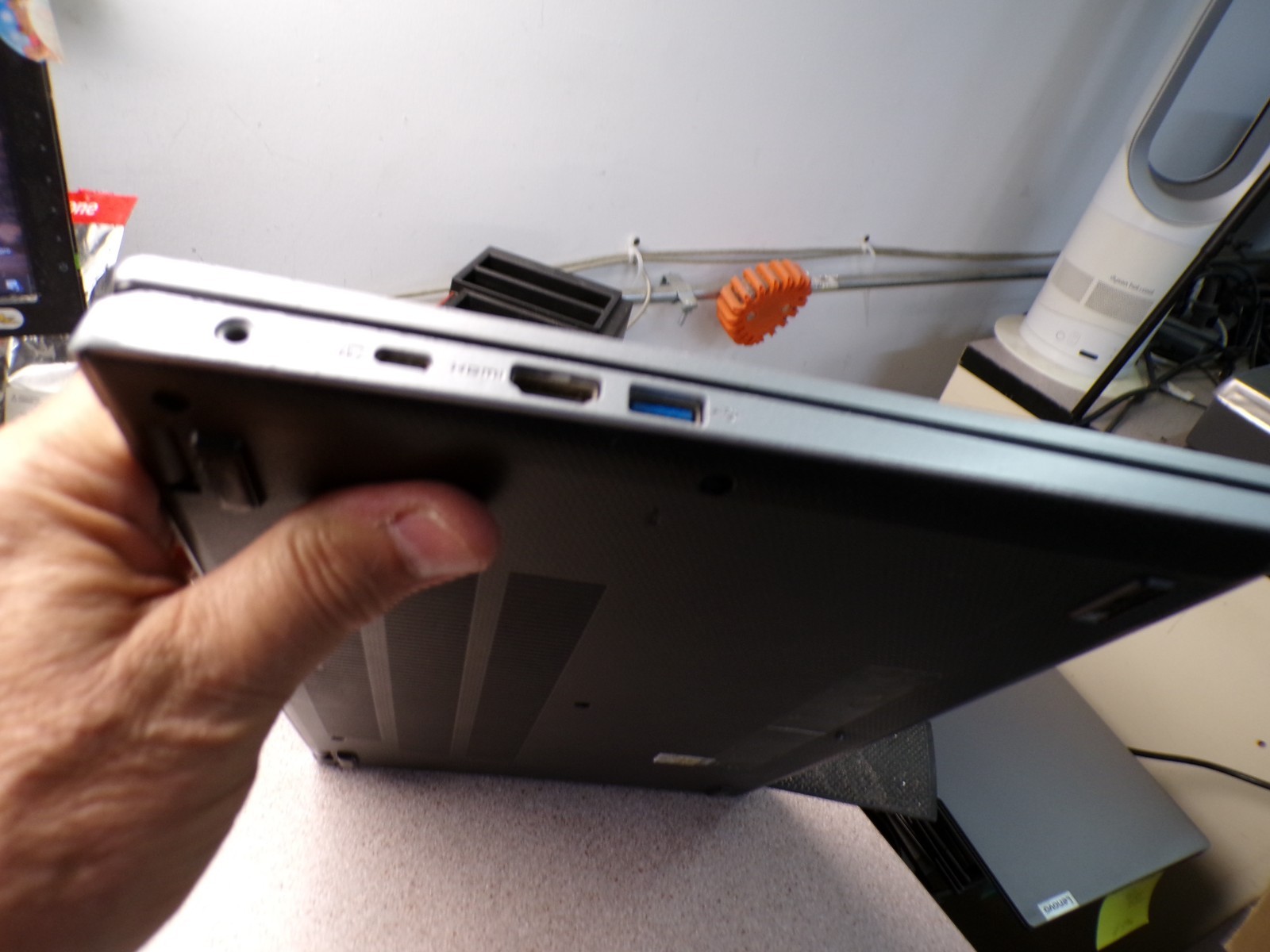 Acer Aspire 3 A315-24PT AMD Ryzen 5-7520U@2.80GHz 8GB RAM NO DRIVE PARTS 2553