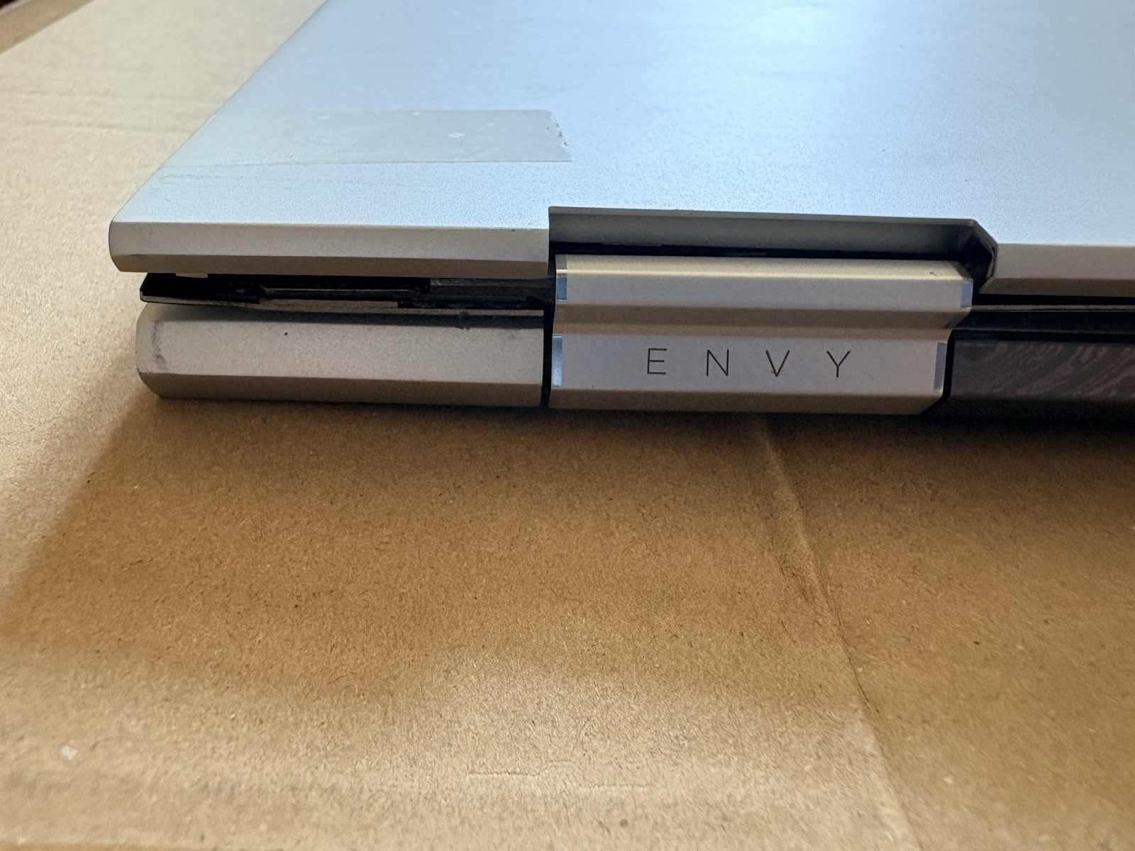 HP ENVY X360 I5 8TH GEN 8GB RAM NO HD + Charger