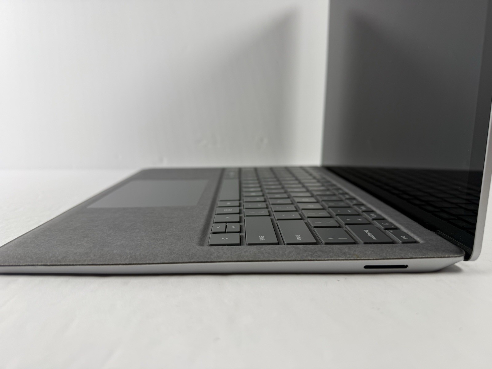 Microsoft Surface Laptop 5 13.5” 1950 Intel Core i7-1265U 16GB RAM 512GB NVME