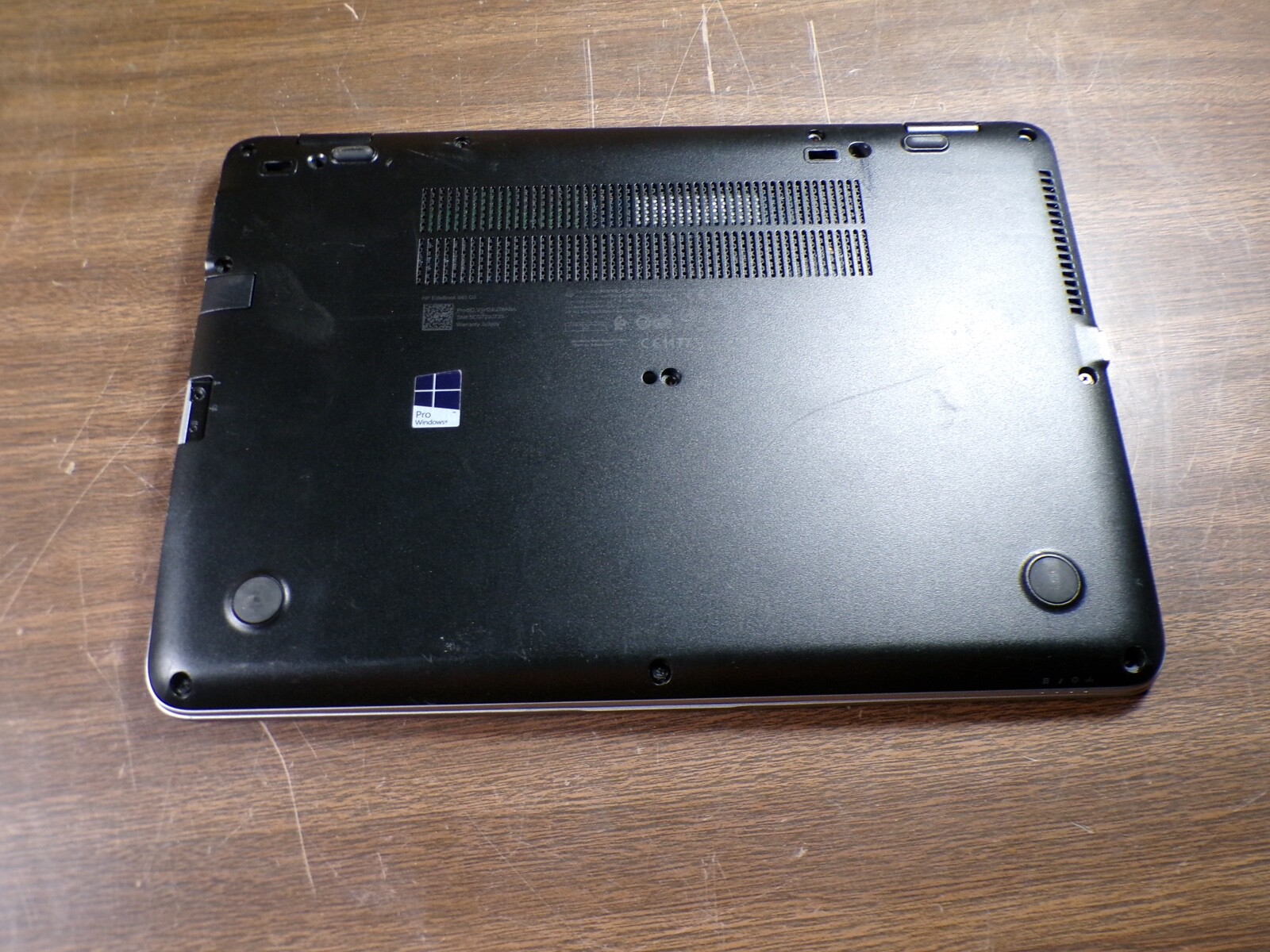 LENOVO V14-IIL INTEL CORE I3 4GB RAM **UNTESTED **NO HD/ NO CADDIE/ NO OS