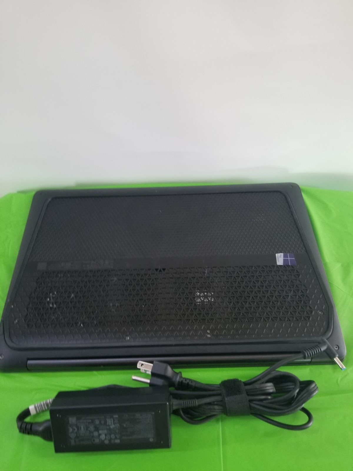 HP ZBook 15 G3 15.6” Xeon E3-1545M V5 2.90GHz 16GB RAM 256GB NVMe WIN 11