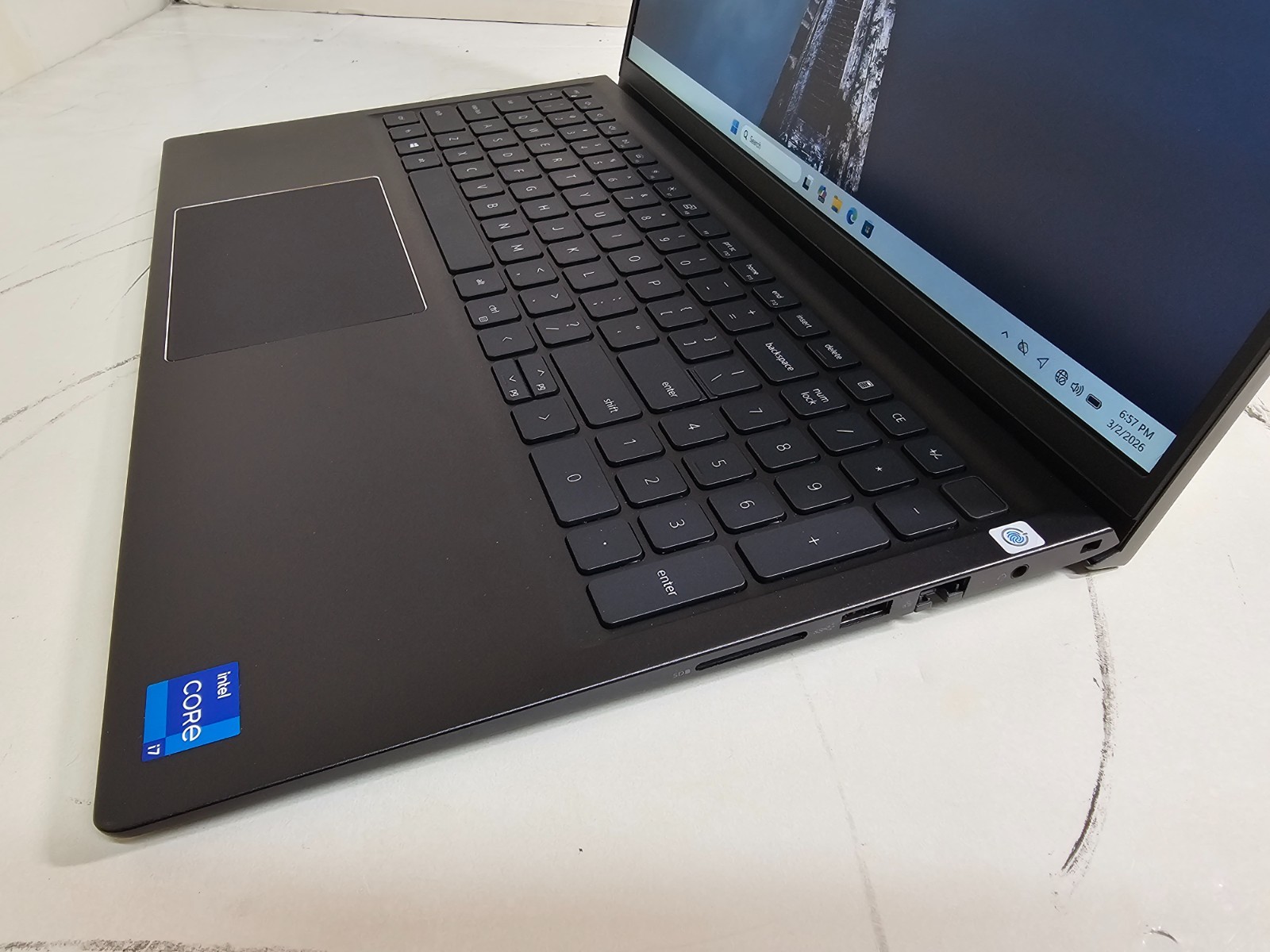 Dell Vostro 5510 Laptop – 3.3 GHz i7-11370H 16GB 512GB SSD WiFi Cam 15.6″ – SP2