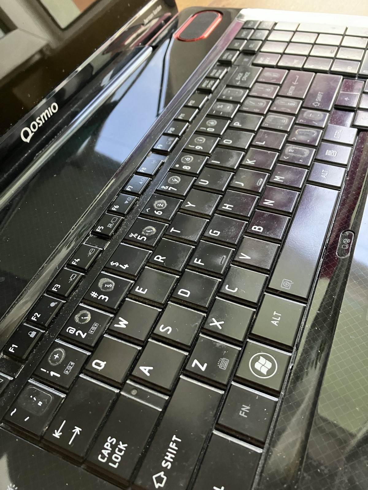 TOSHIBA Qosmio X505-Q870 – fully functional or for parts