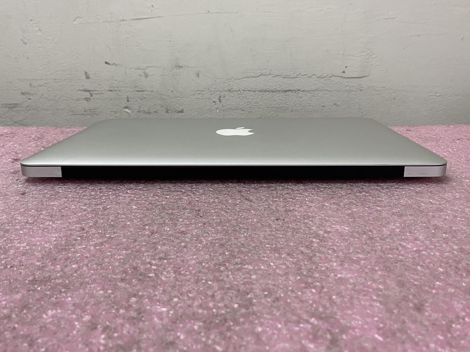 Apple MacBook Air 2017 A1466 13.3″ i5-5350U 8GB RAM 128GB SSD *Read* – CLP42A