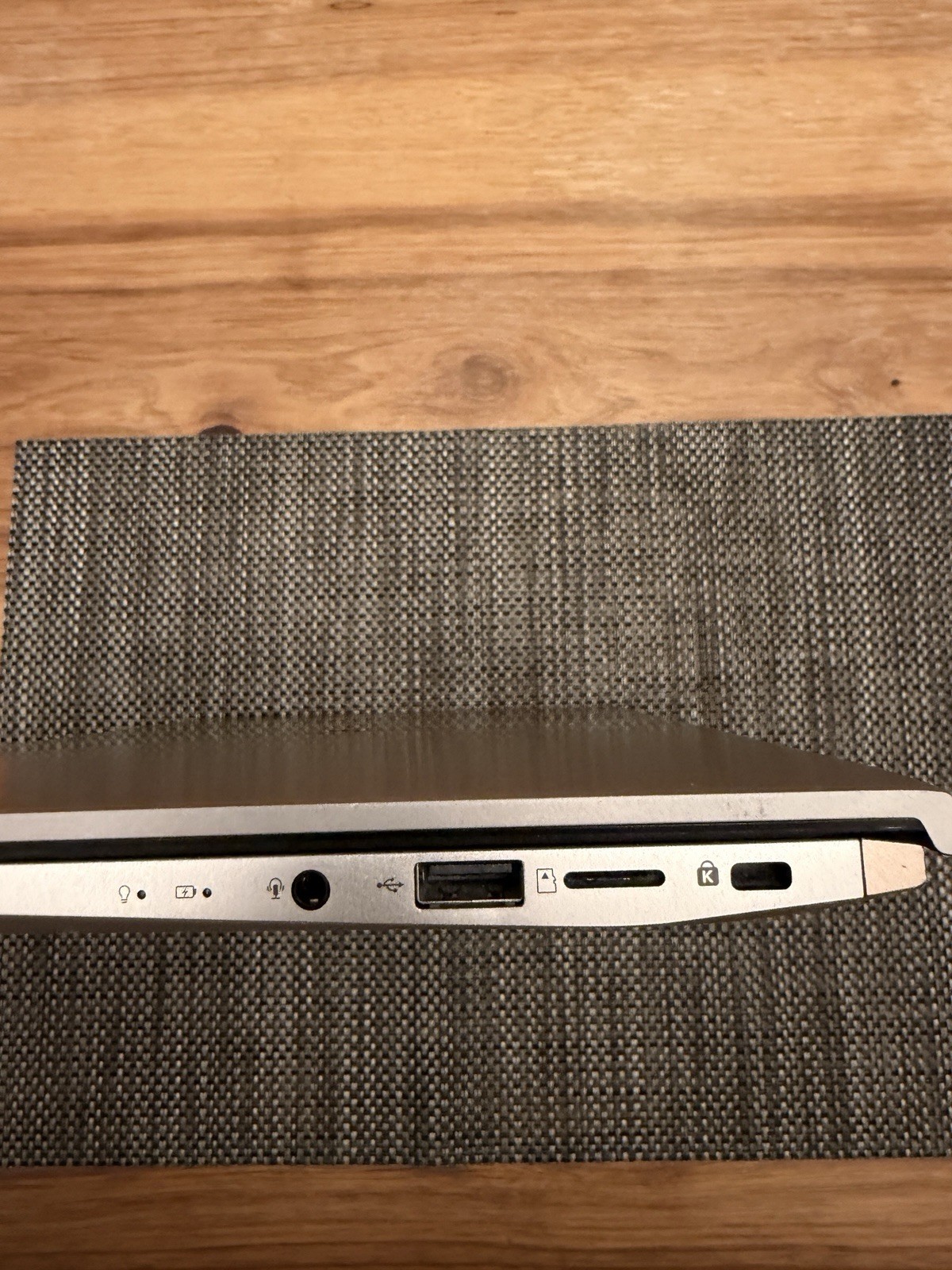 ASUS ZenBook 14 UX434FA i7-10810U 32GB RAM 512GB SSD Win10 Pro Tested（06）