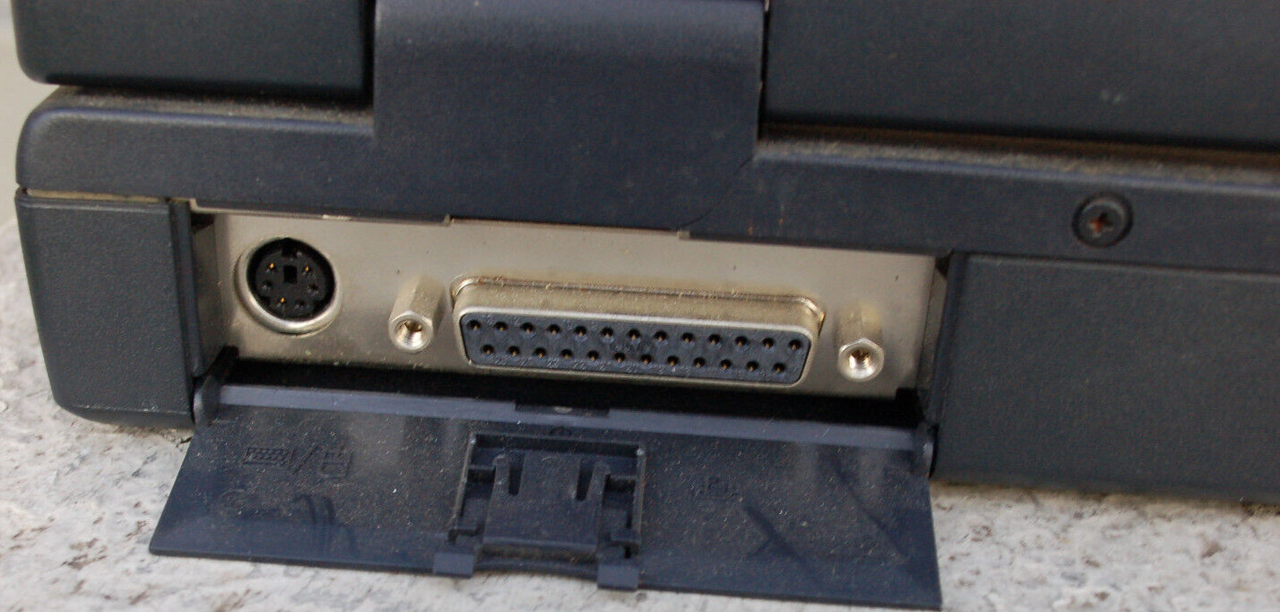 Vintage NEC Versa 2730M Laptop Intel Pentium 133MHz MMX CPU, CD-ROM, 3.5″ Floppy