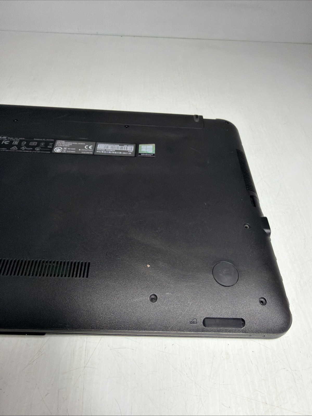 Asus X541N 15″ Laptop Intel Pentium N4200 4gb Ram No Drives Boots Bios