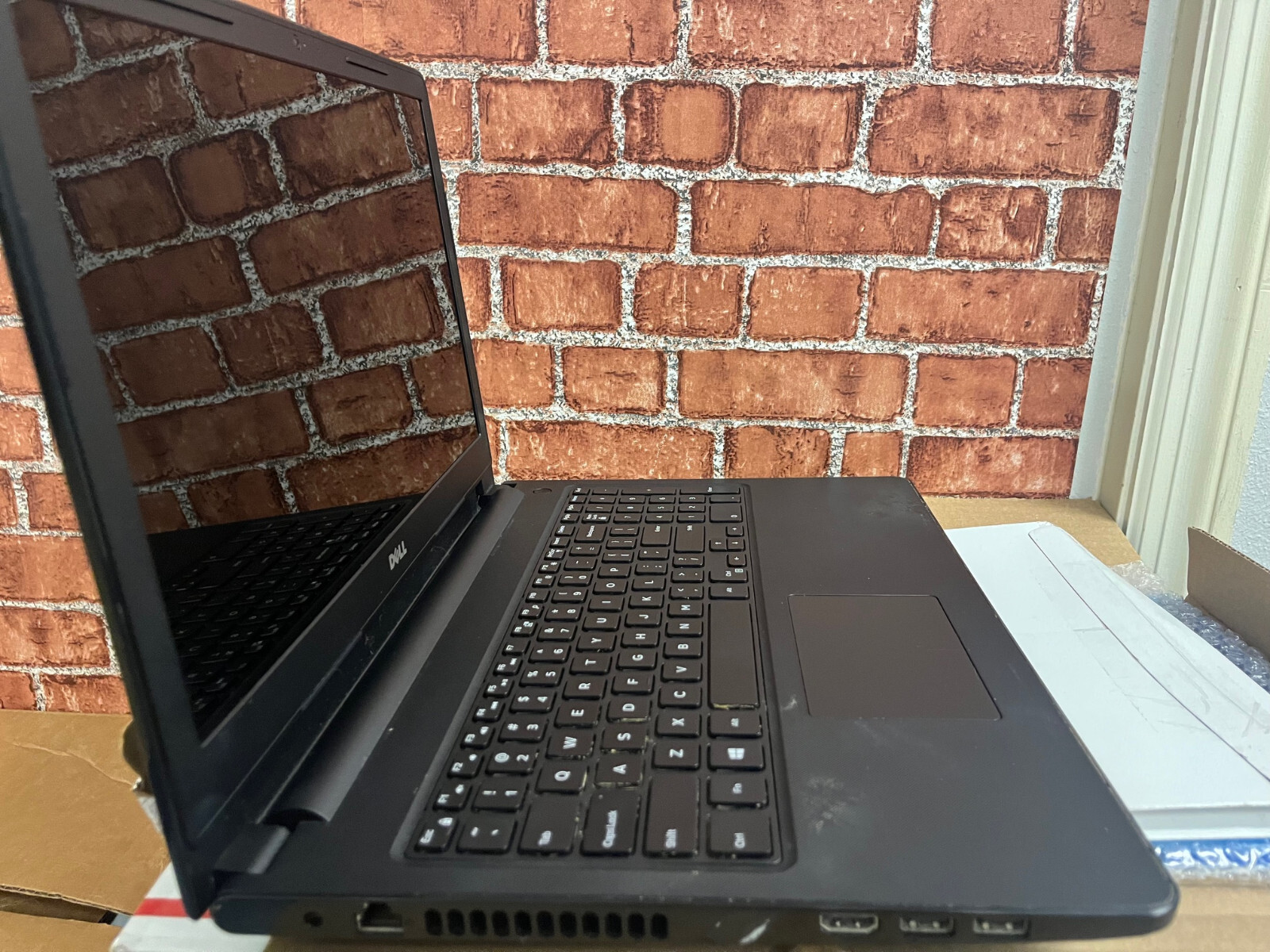 Dell 15 3567 15.6 inch (1TB, Intel Core i3 7th Gen @ 2.40GHz)