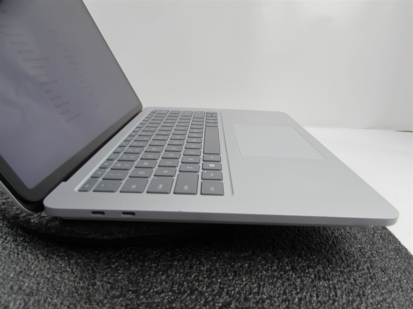Microsoft Surface Laptop Studio 1964 i7-11370H 1TB SSD 32GB RTX A2000 *No A/C*