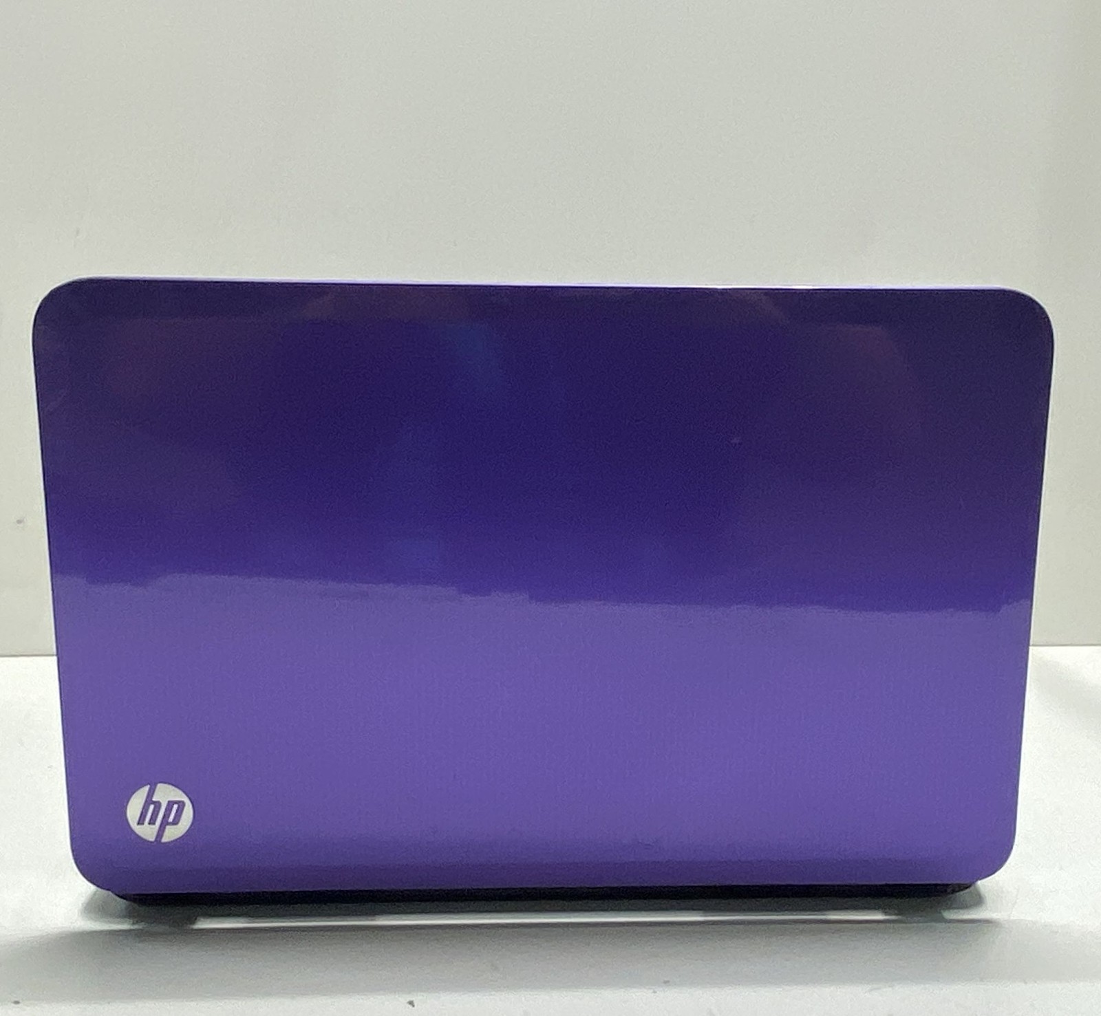 HP Pavilion G6 15.6″ Laptop Purple No Hard Drive No OS Powers On