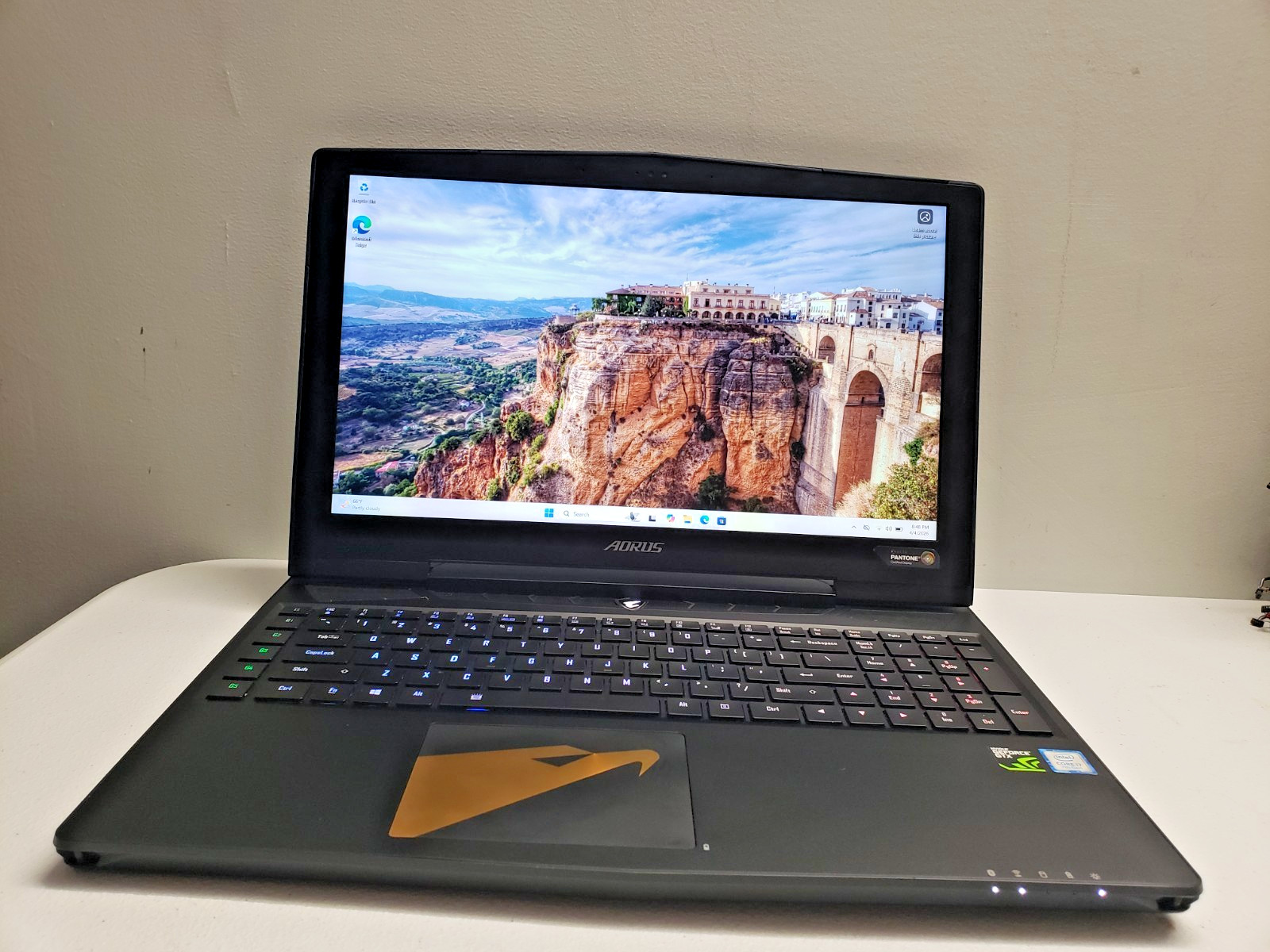 AORUS X5X7 i7-7820HK 2.90Ghz 16Gb DDR4 256Gb Nvme SSD 8GB GTX 1070 GPU 15.6″ LED