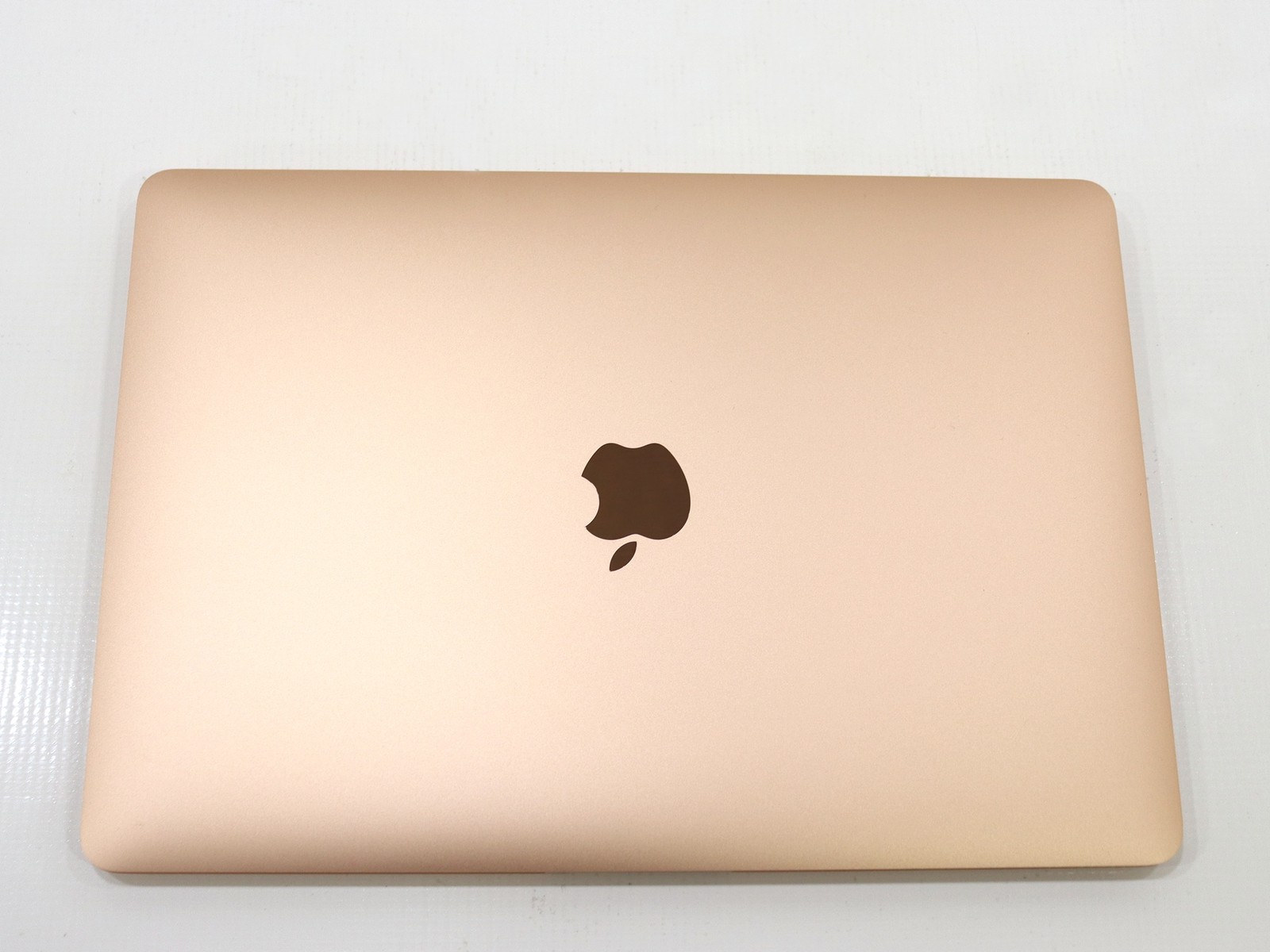 Apple A2179 MackBook Air Retina 13″ i3-1000NG4 8GB RAM 256GB SSD – Bad Battery