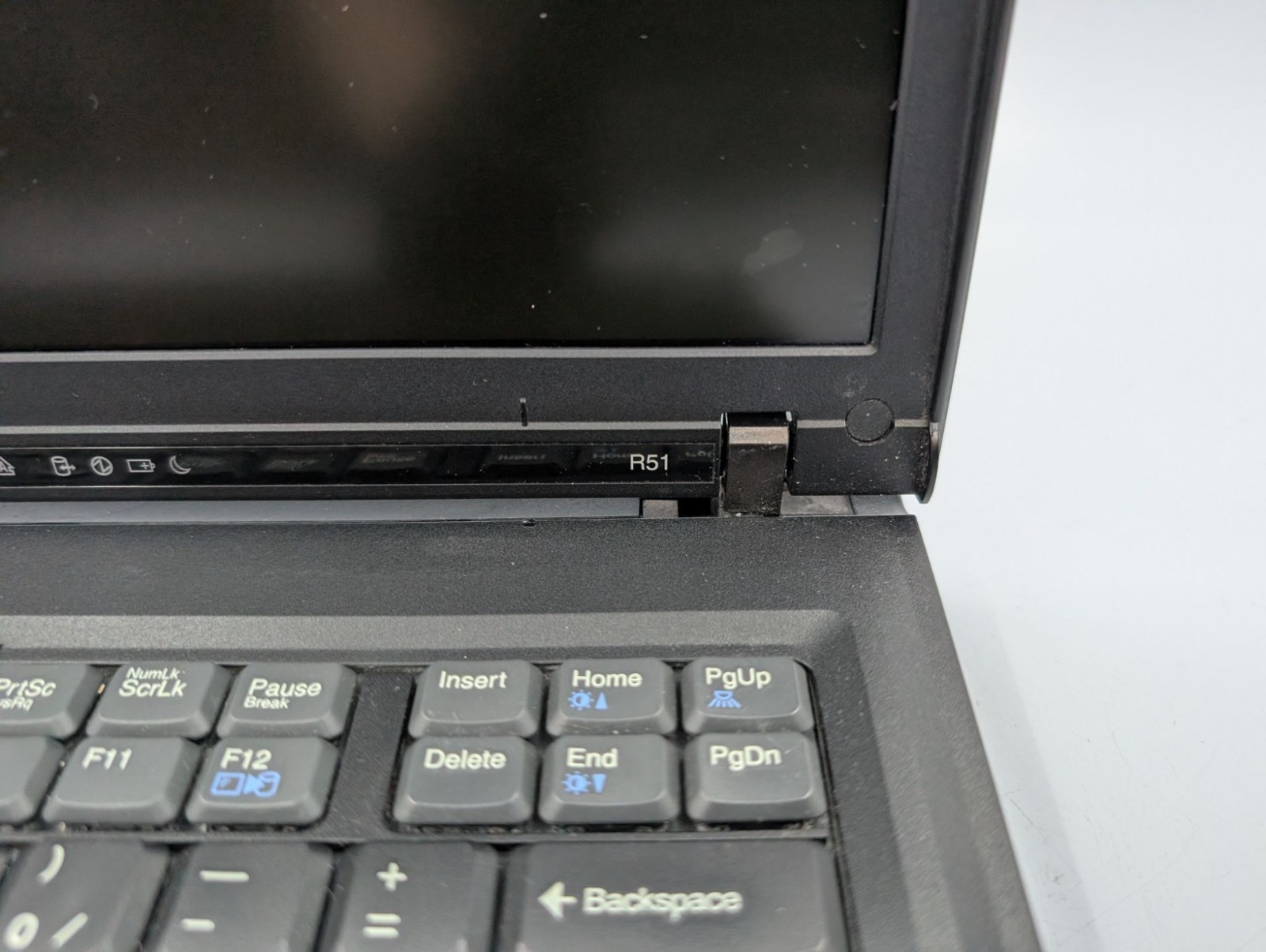 IBM ThinkPad R51 15″ Laptop Pentium M 1.50 GHz Boots to BIOS For Parts