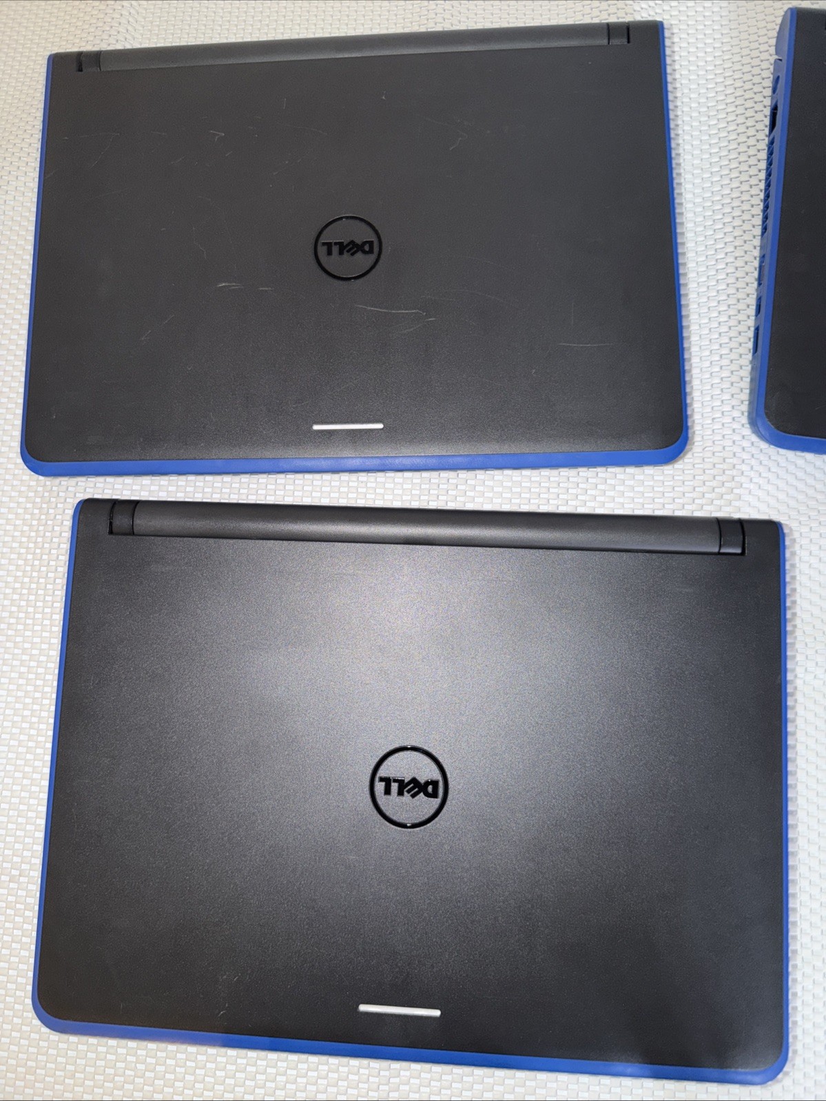 Dell Latitude BLUE Core i3-4005U 1.7GHz 13.3″ 4GB 320GB HD No Touch- Win 7