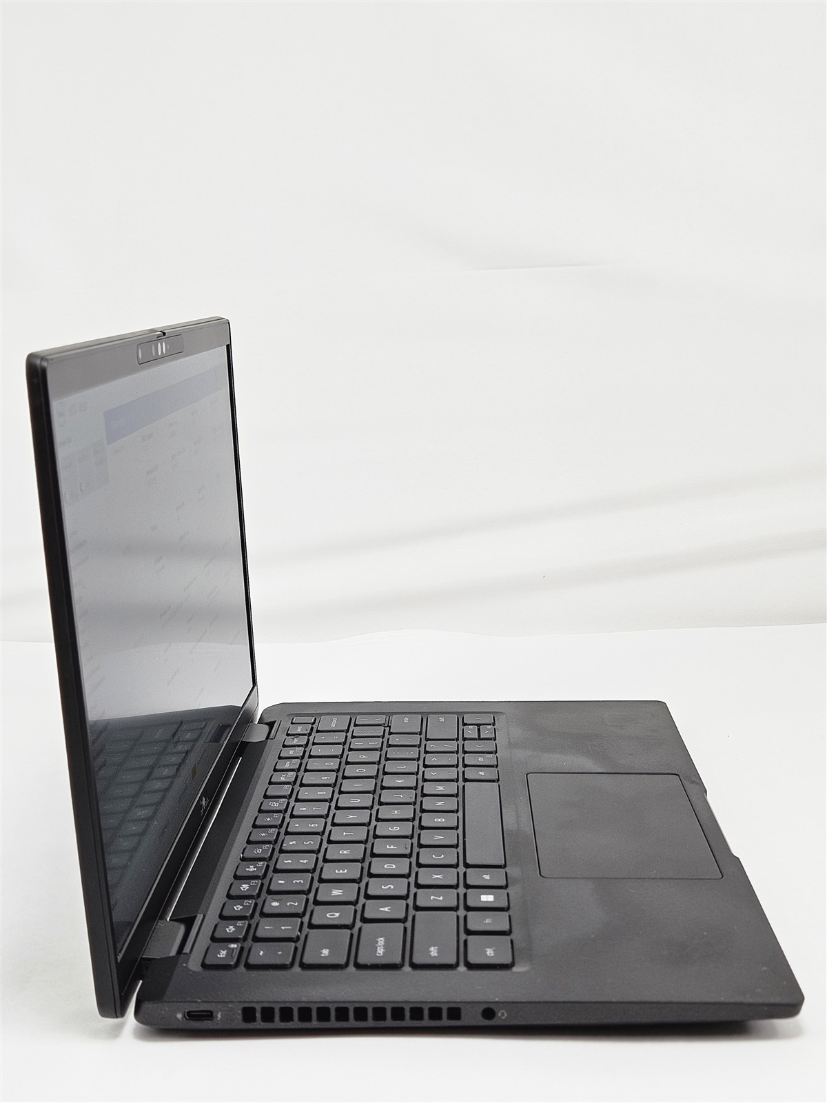 Dell Latitude 7430 14″ Intel Core i5-1250P 1.7GHz 16GB 256GB SSD Iris Xe No OS