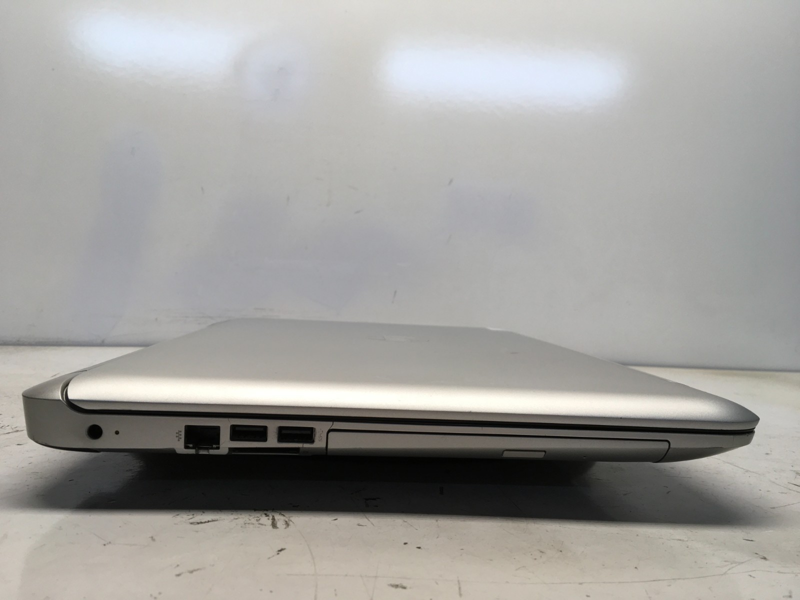 HP Envy 17T-S000 Intel i7-6500U 2.5GHz 16 GB NO HDD Nvidia GeForce 940M