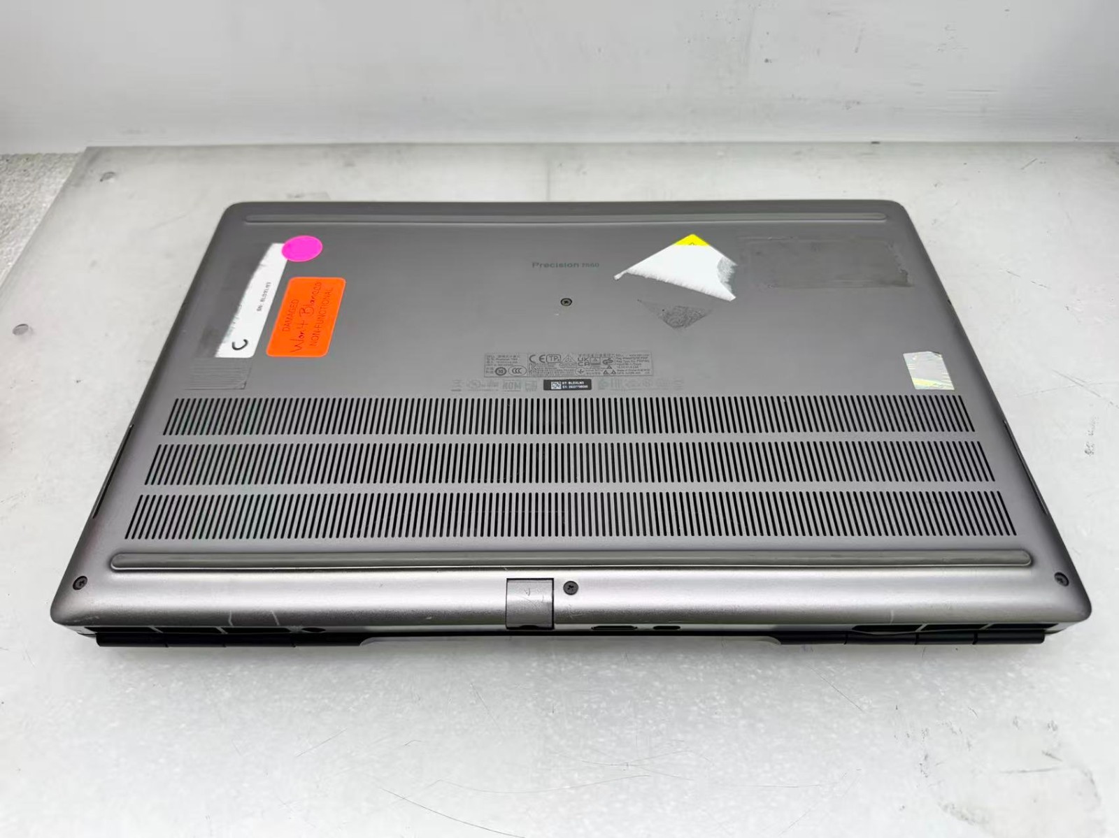 Dell Precision 7560 15.6″ Intel i9-11950H@2.6GHz 32GB 1TB A4000 No Battery