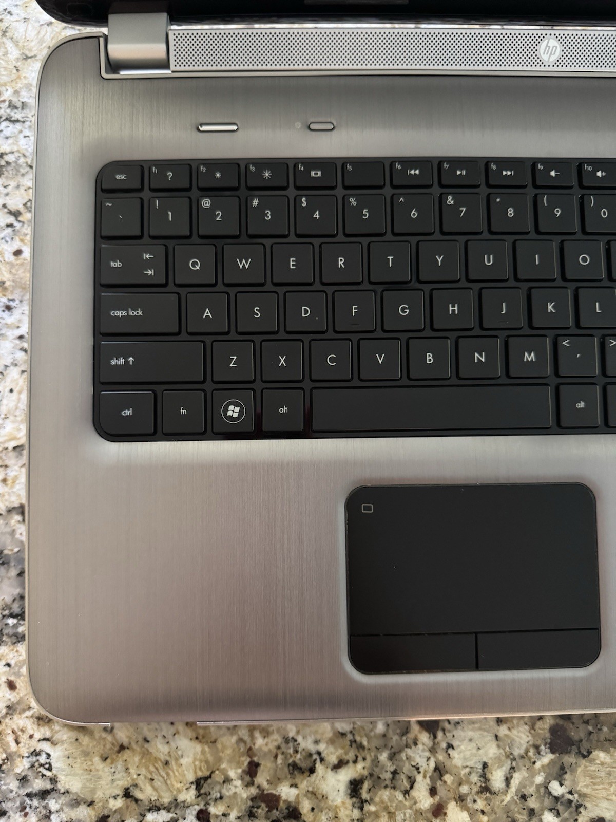 HP DV7- 6c23ci 17.3″ Notebook 6GB RAM AMD A8-3520M with Radeon HD 1.60GHz