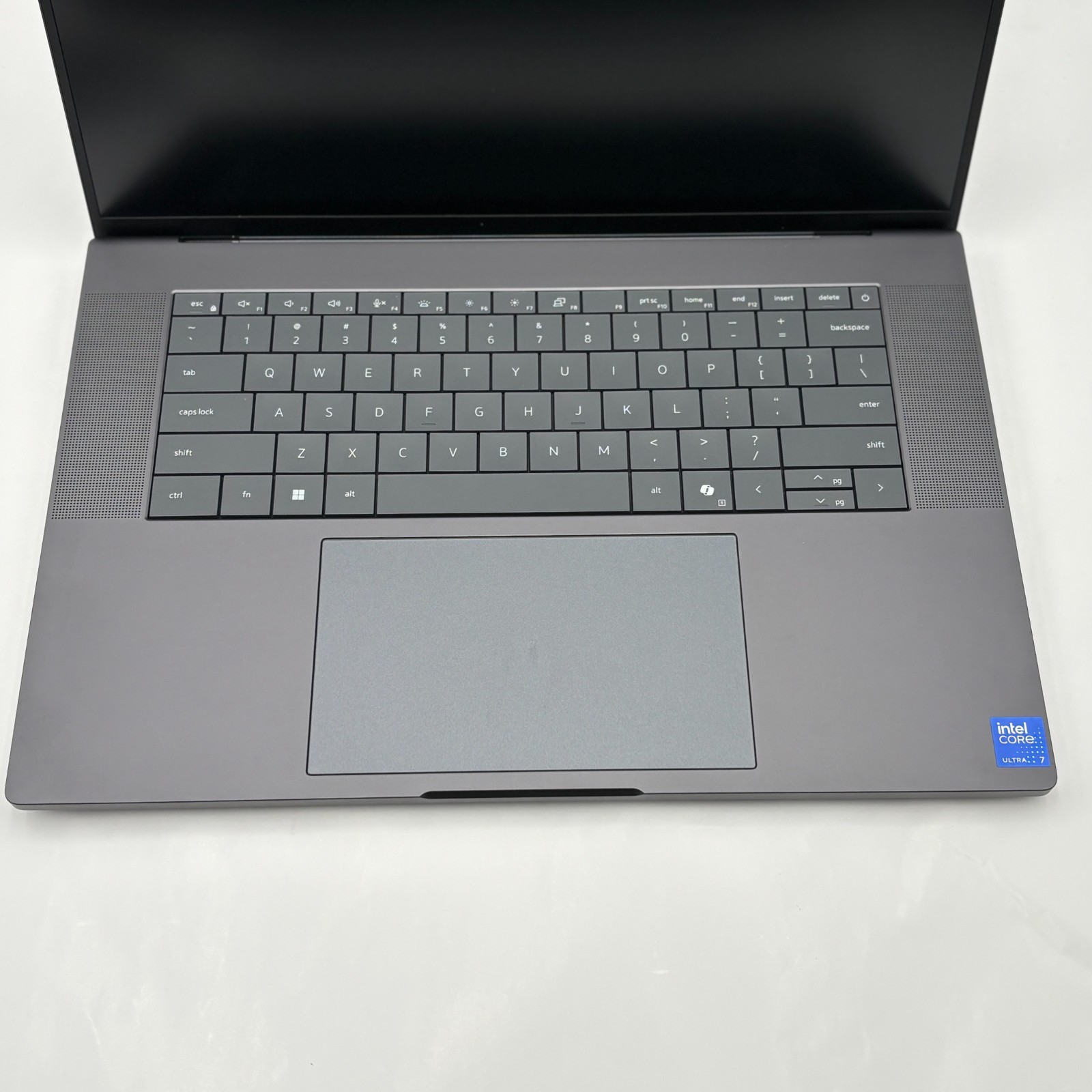 Dell Pro Max 16″ Premium Intel Ultra 7 265H – 64GB/2TB – RTX PRO 3000- Black