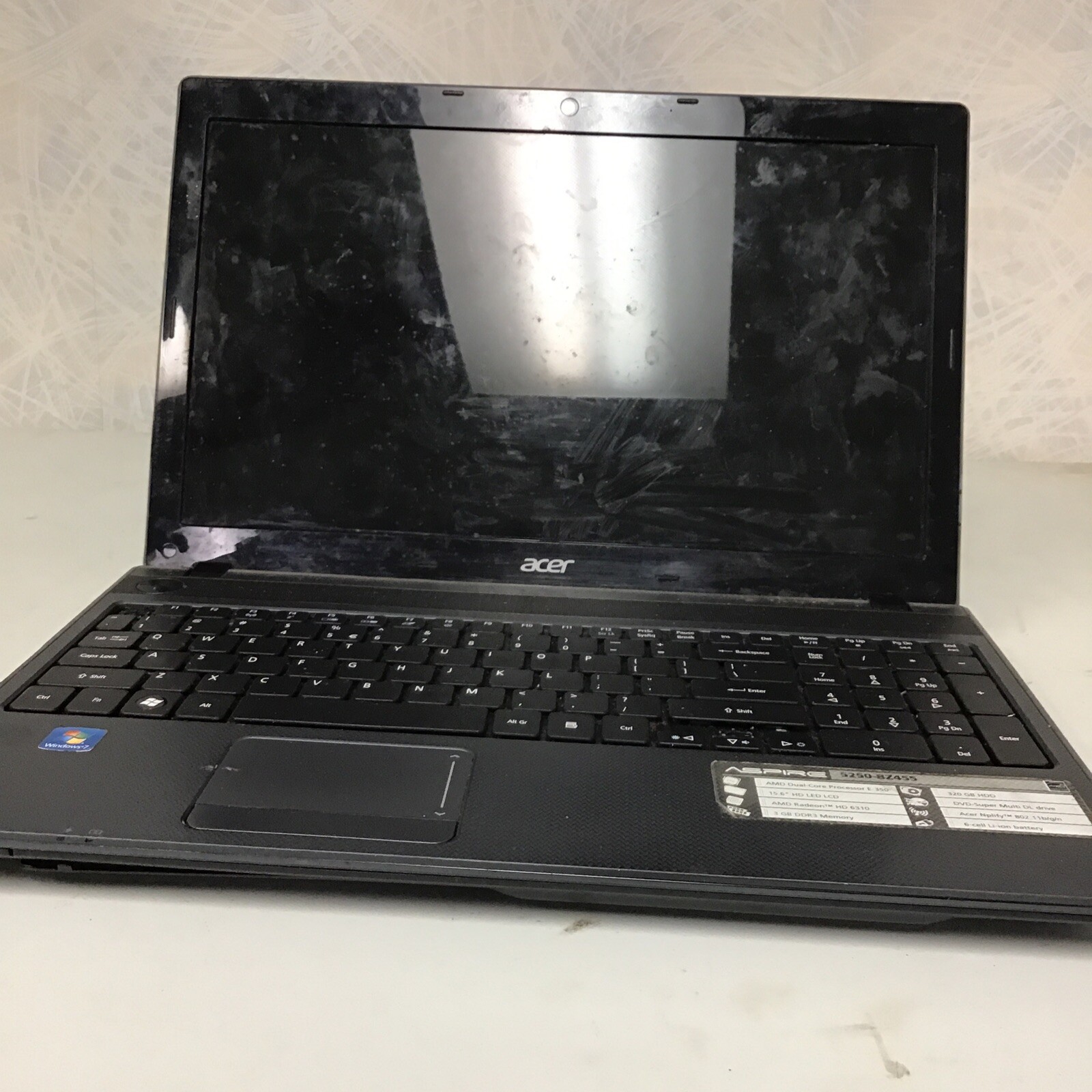 Acer 5250-B2455 – AMD E-350 – NO RAM – NO HDD – PARTS