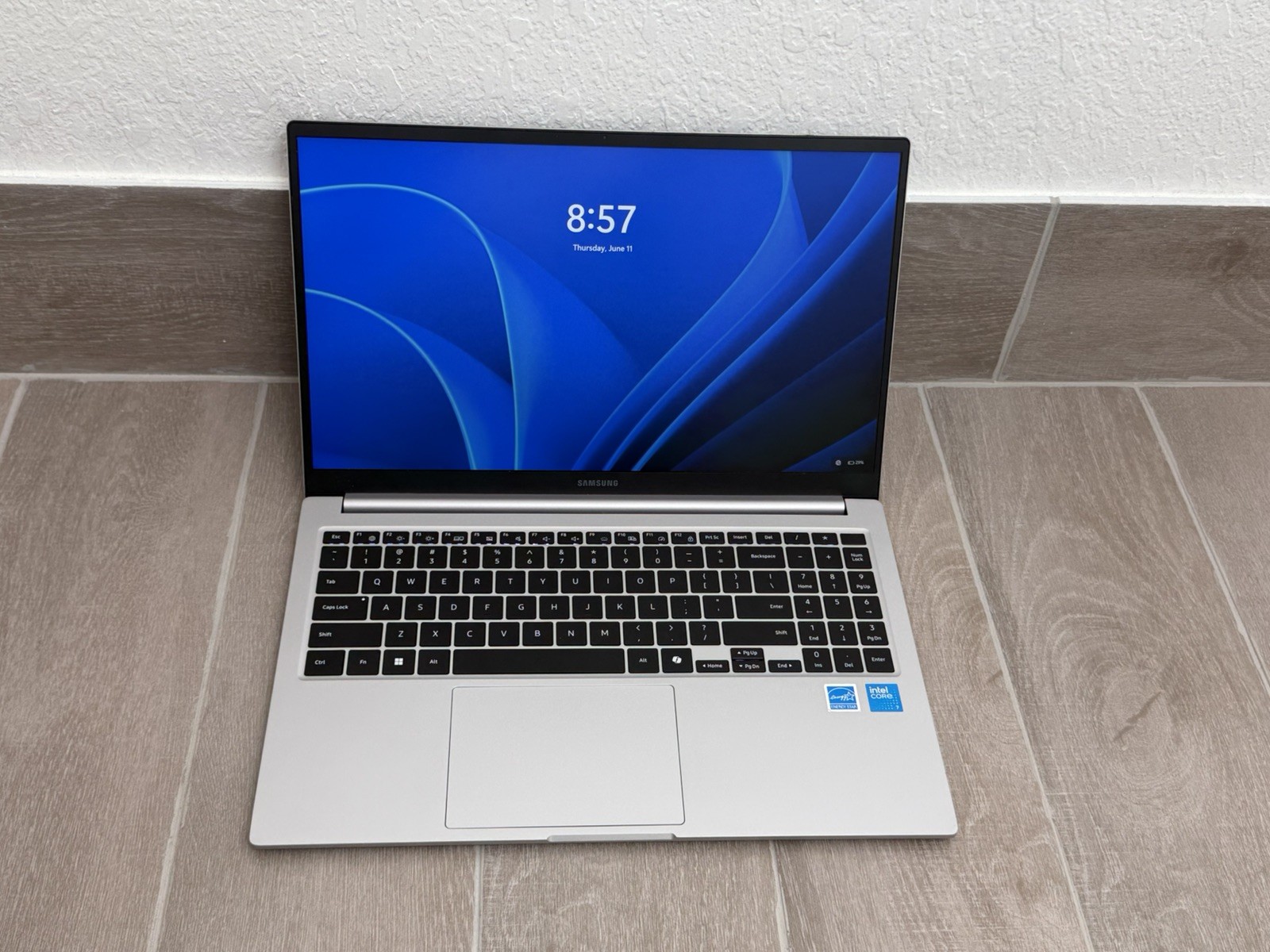 Samsung Galaxy Book 4 15.6″ Core 7 150U 16GB RAM 512GB NVMe Win-11