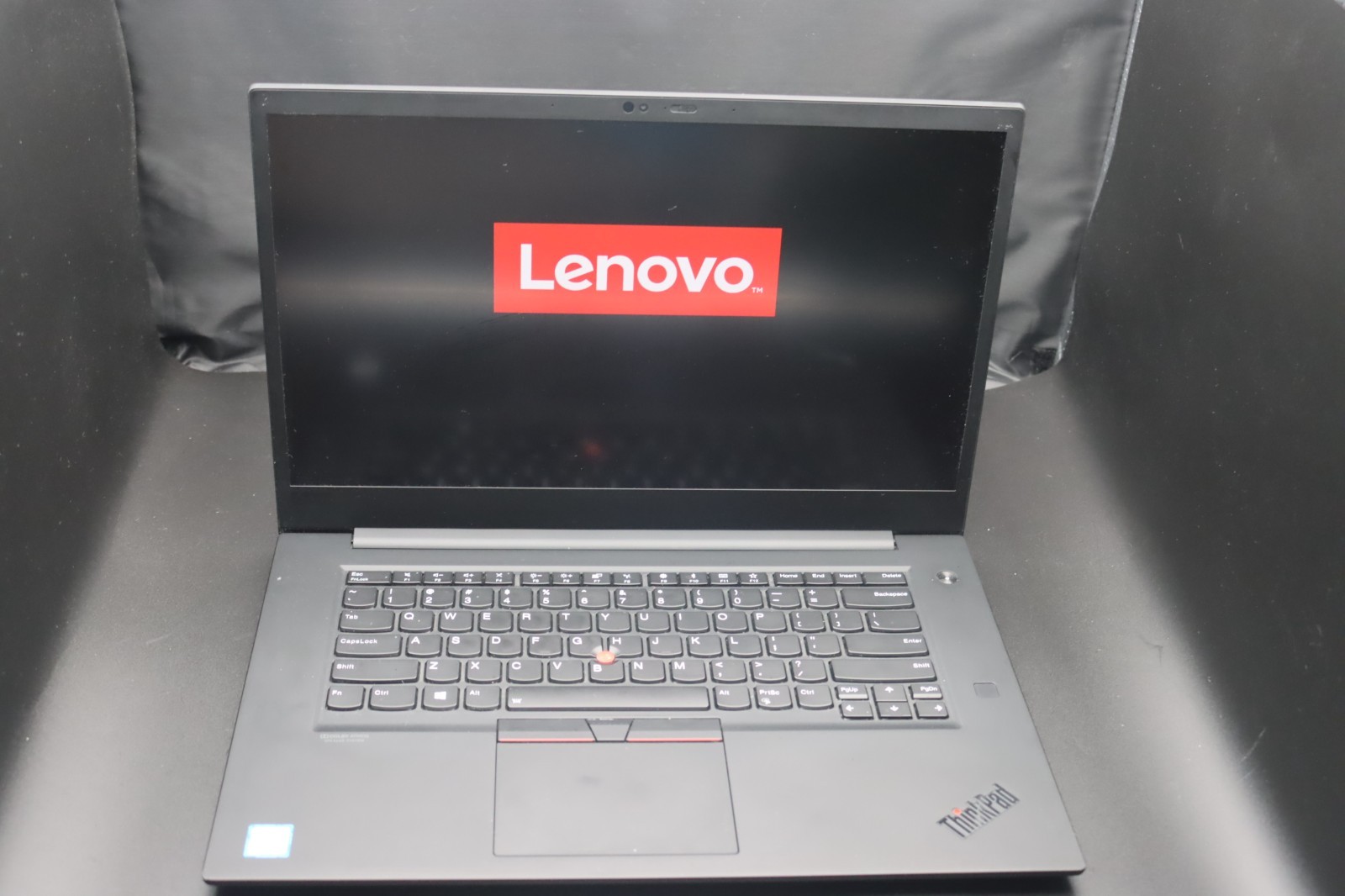 Lenovo ThinkPad P1 Gen 2 15.6″ i7-9850H 2.60Ghz 16GB 500GB NVIDIA Quadro T1000