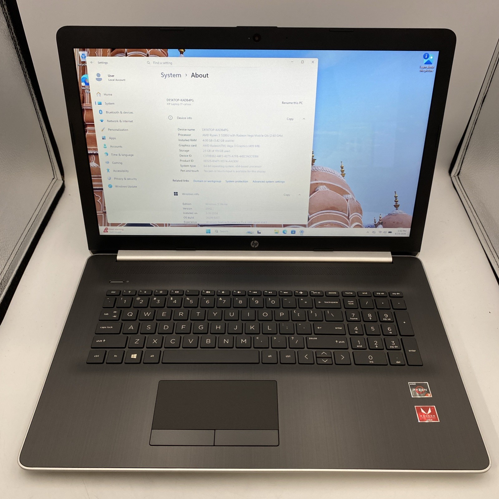 HP Laptop 17-ca1931cl 17.3″ AMD Ryzen 3 3200U @ 2.6GHz 4GB RAM 128GB SSD W11H