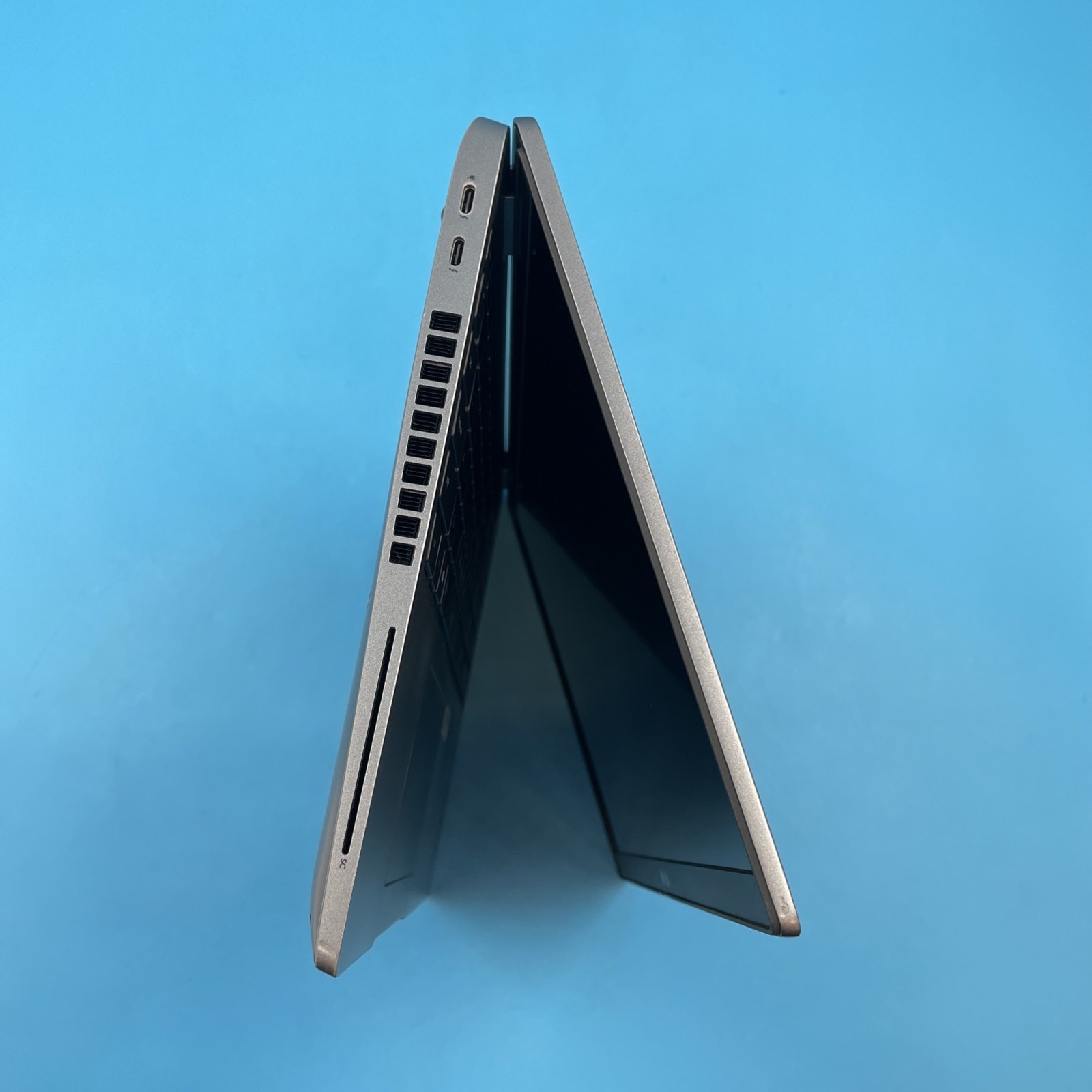 Dell Latitude 5520 | i7-1185G7 | 16GB RAM | NO DRIVE | NO OS | NO BATTERY
