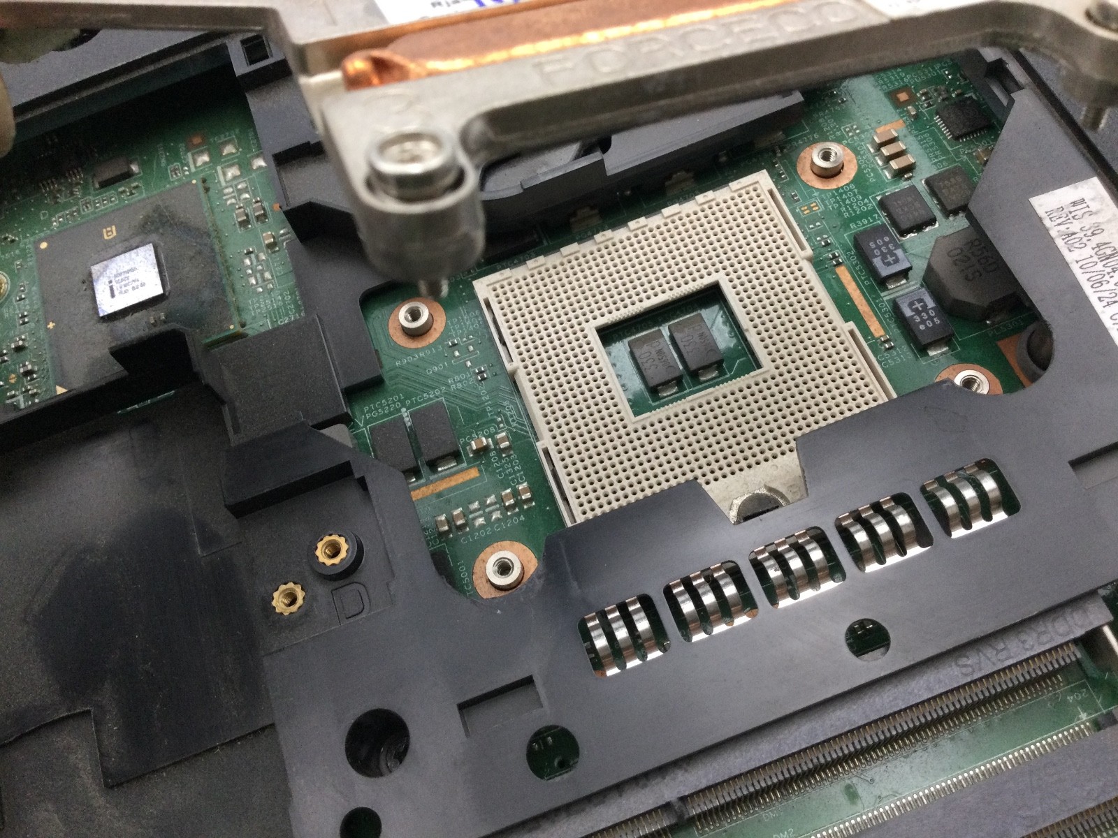 DELL LATITUDE E5410 – FOR PARTS – NO CPU – NO RAM – 14″ – READ DESCRIP – BB