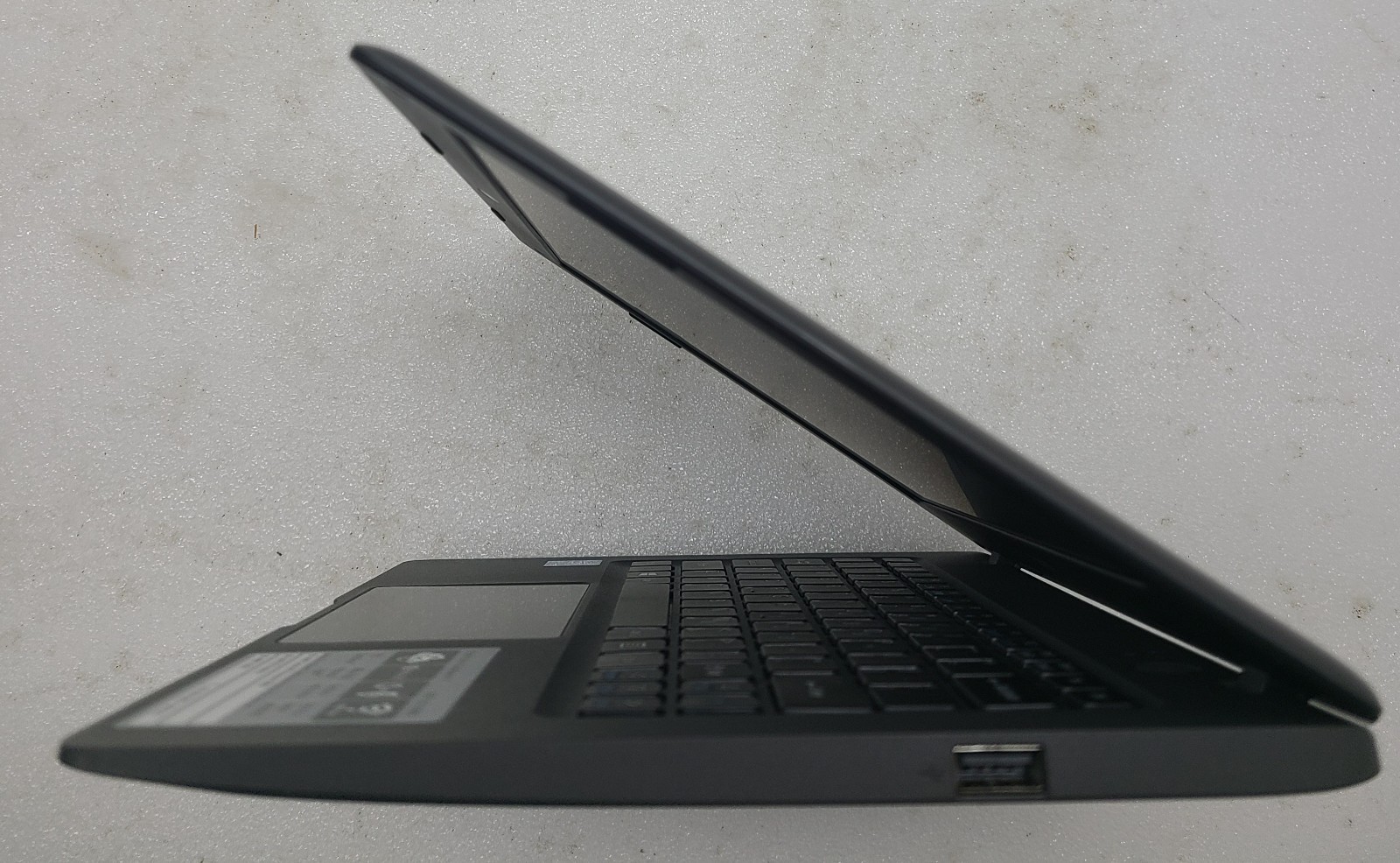 Acer Aspire One Cloudbook 11 Laptop Intel Celeron N3050 2GB 32GB eMMC NO OS (FL)