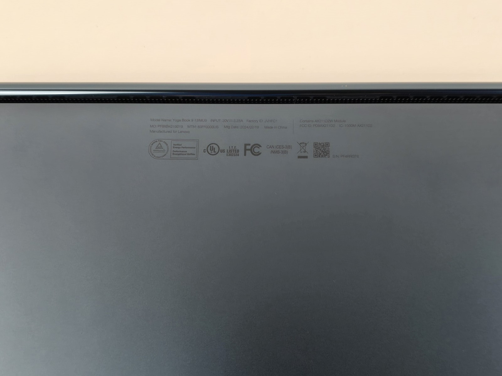 Lenovo Yoga Book 9i Dual 13.3″ 2.8K OLED Ultra 7 155U 16GB 1TB – Used READ