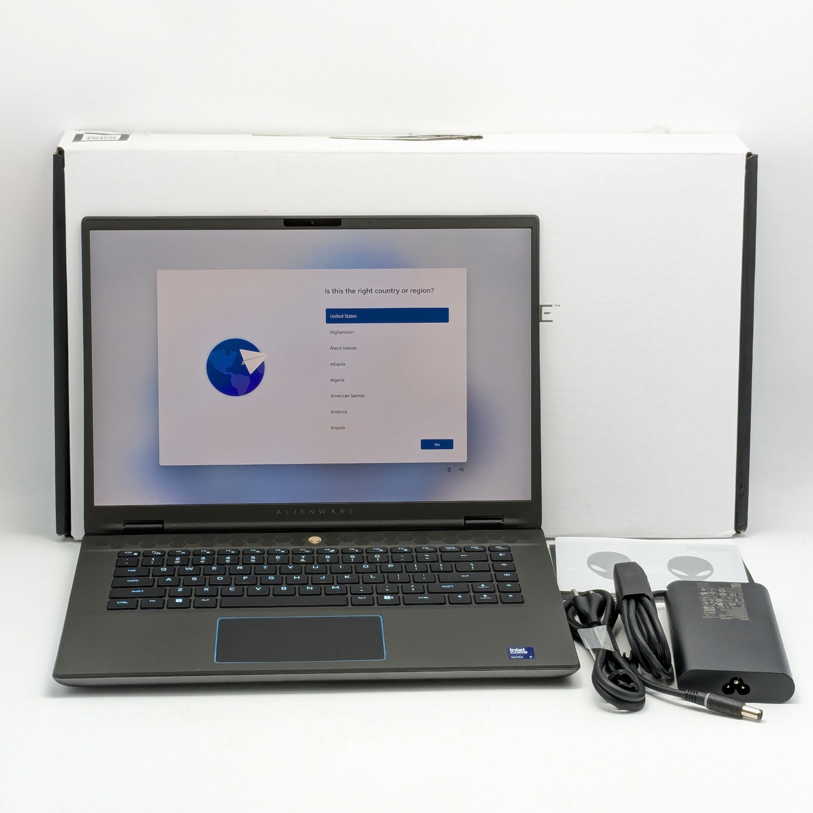 Alienware M16 R2 16″ Ultra 7 155H 16GB DDR5 1TB SSD RTX 4070 Windows 11