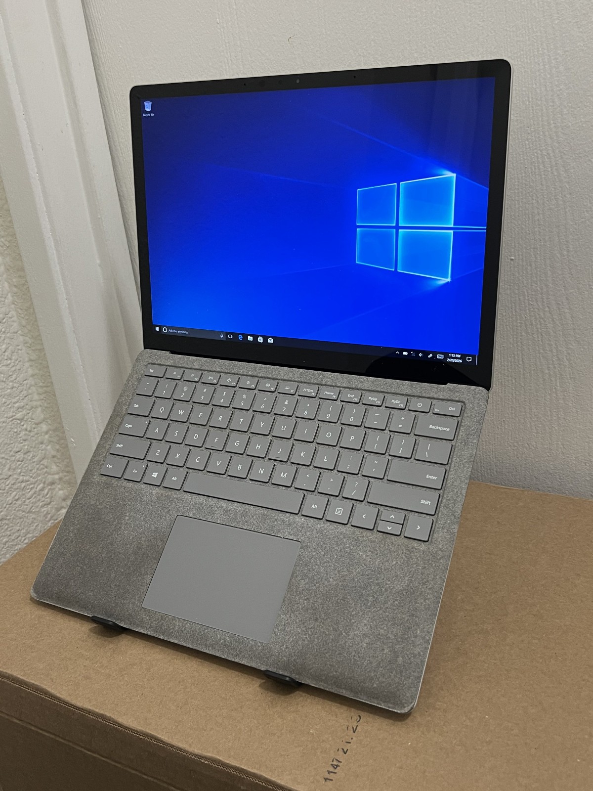 Microsoft Surface Laptop 2 (Intel Core i7-7660U, 16GB RAM, 512GB) Platinum – SEE