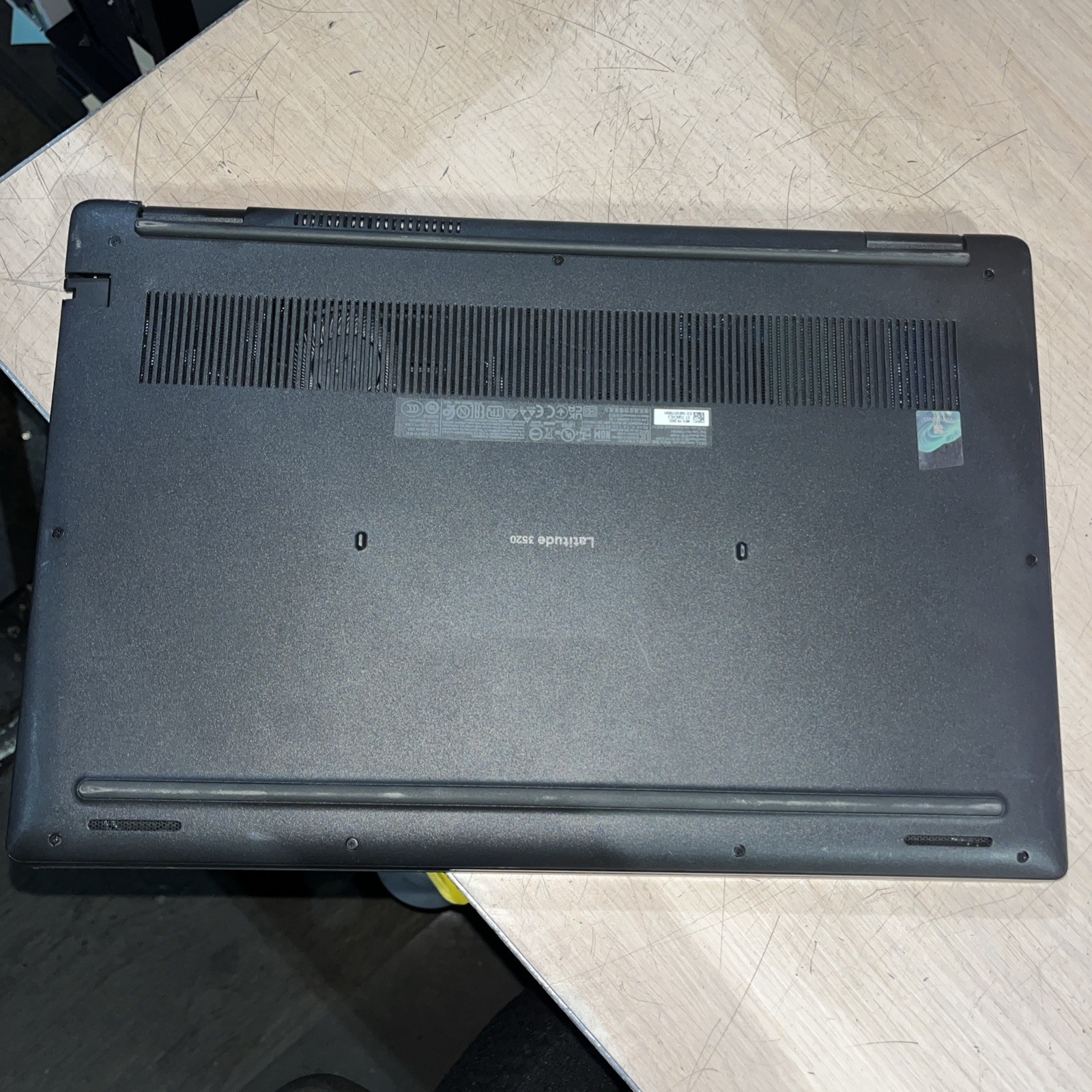 DELL LATITUDE 3520 INTEL CORE I5-1135G7 8GB RAM NO HD