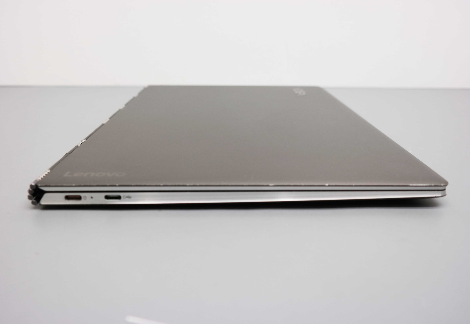 Lenovo Yoga 910-13IKB 14″ Core i7-7500U 8GB 256GB SSD