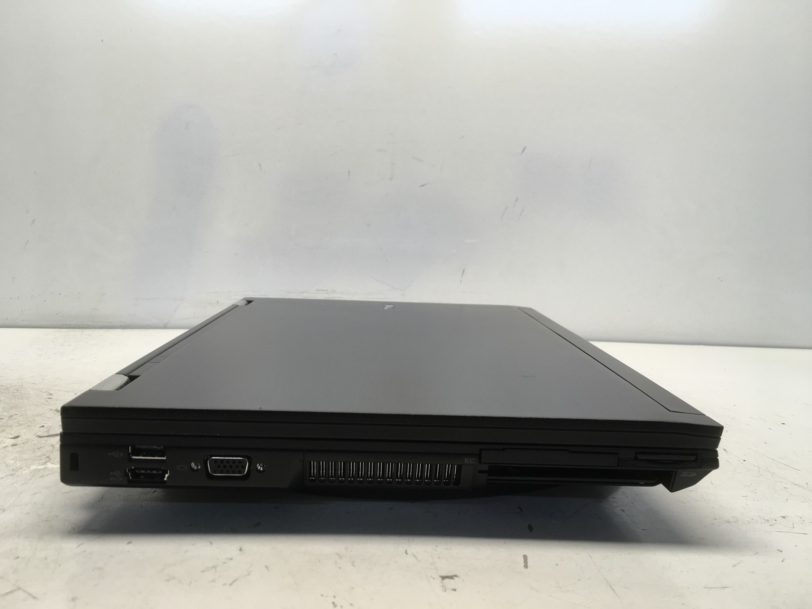 Dell Latitude E6500 Intel Core 2 Duo P8400 2.26GHz 2 GB NO HDD No Batt